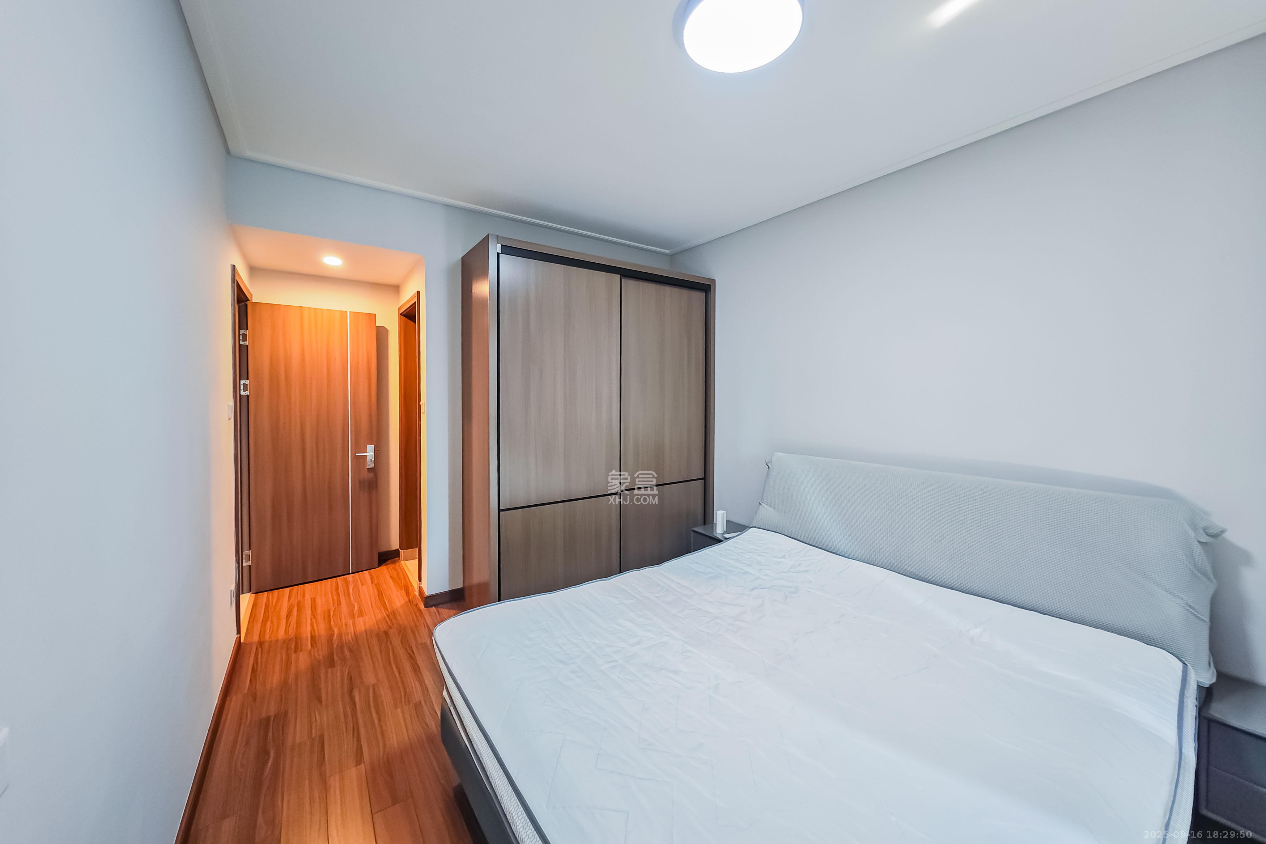 保利茉莉公馆  3室2厅2卫    150.0万卧室