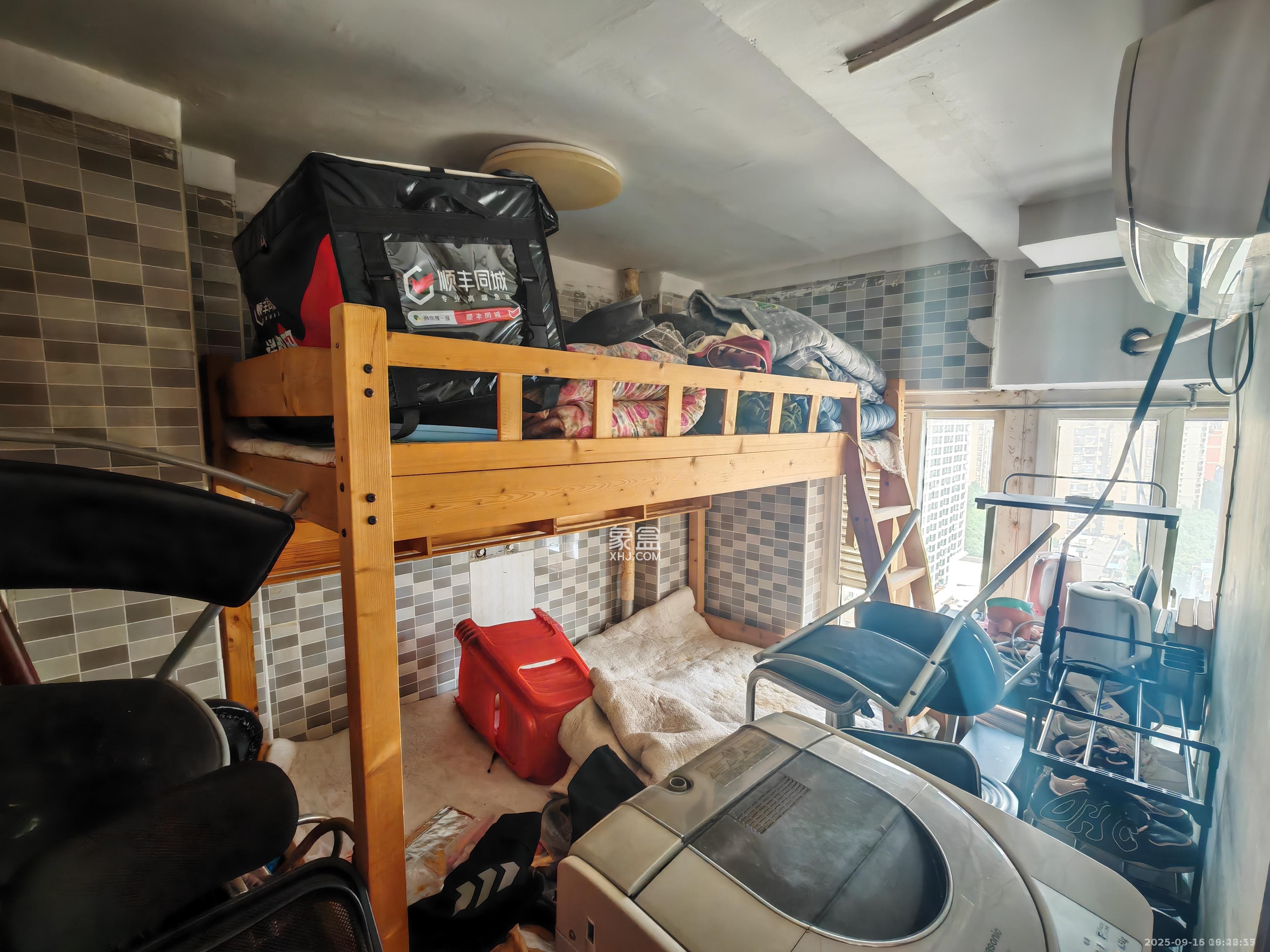 他城（天鸿时代公寓）  3室2厅1卫    1600.0元/月室内图