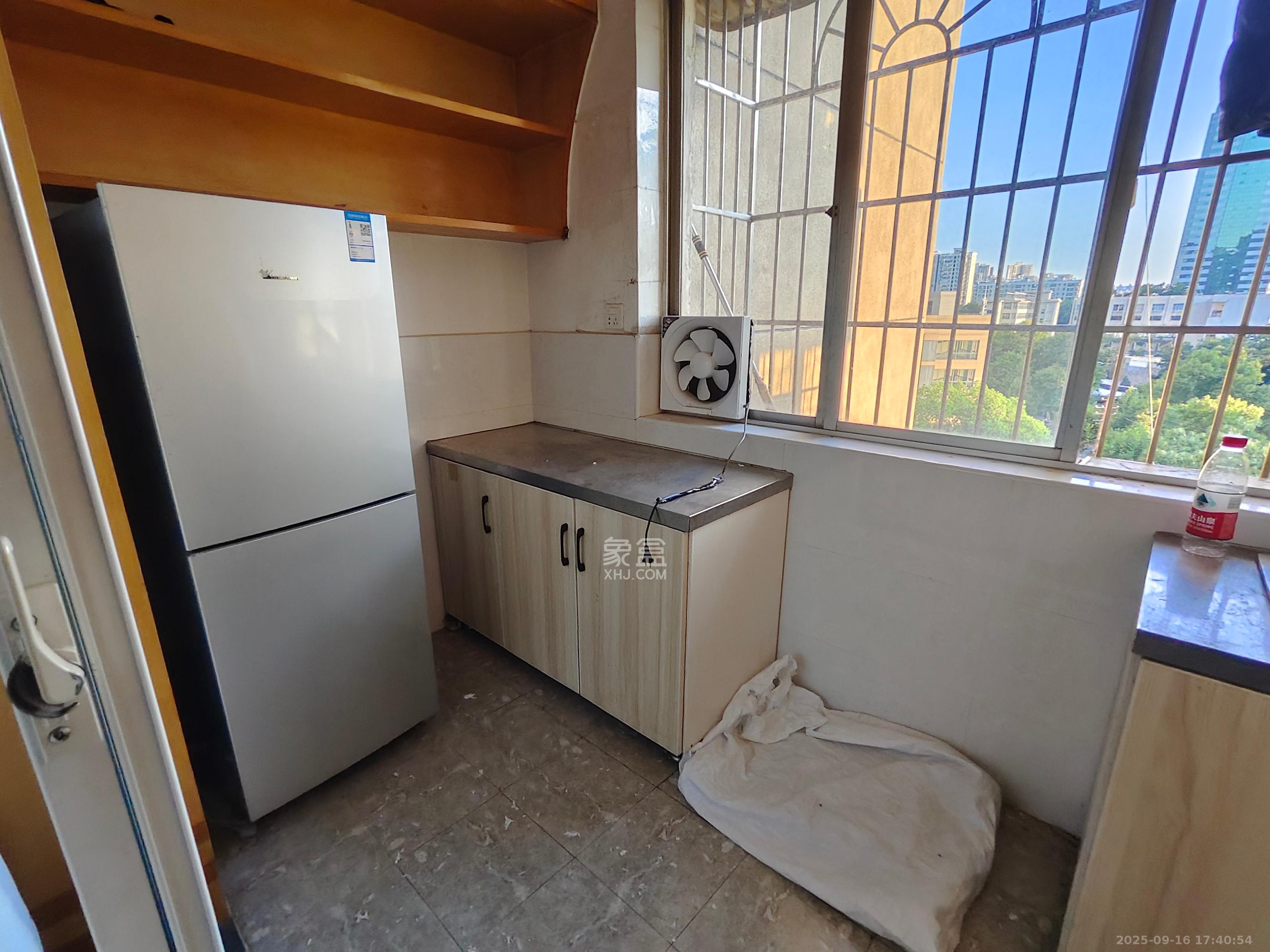 赤岗冲锻压机床厂安置房  1室1厅1卫    900.0元/月室内图