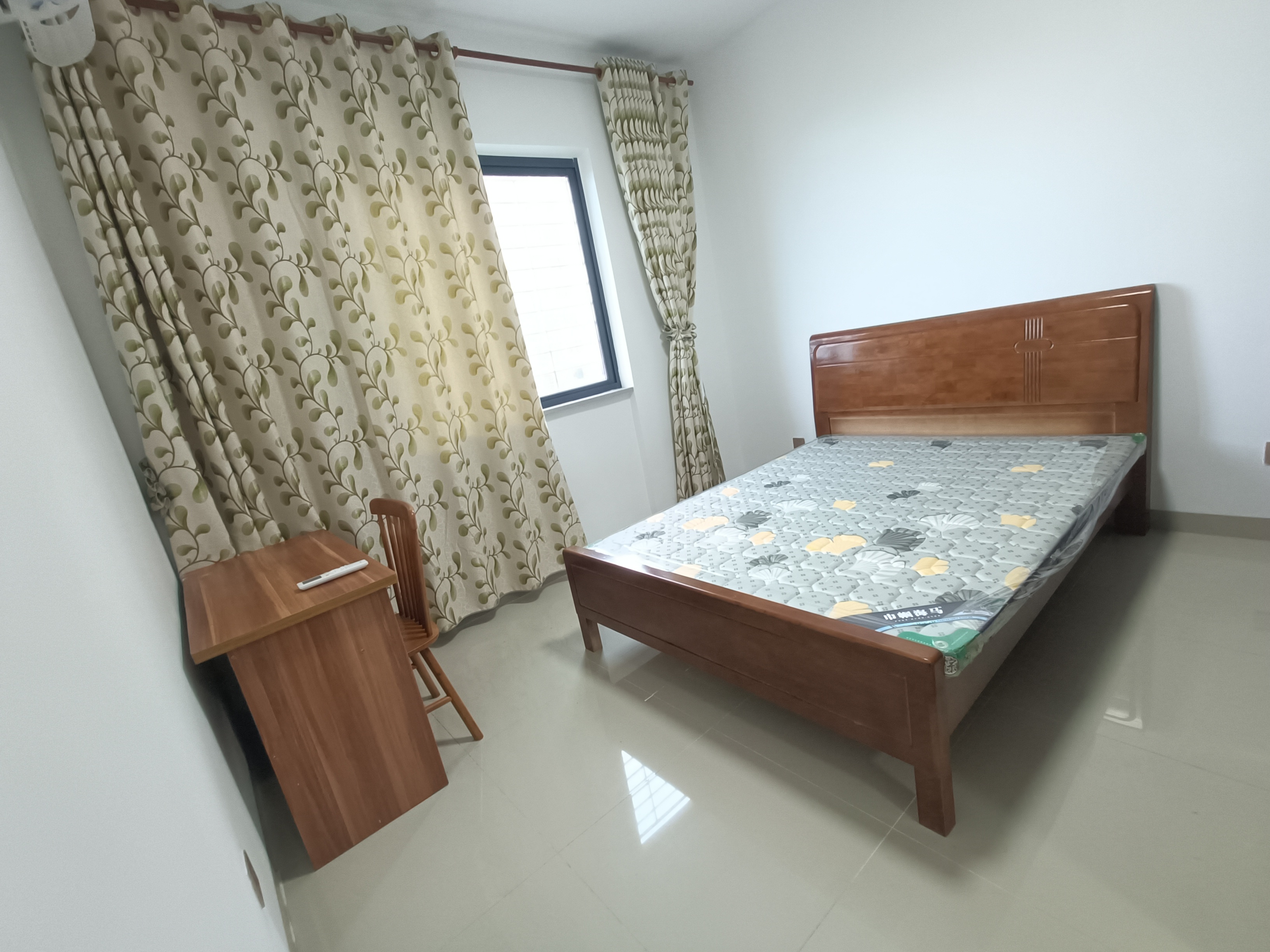 滨涯小区一期(滨涯村一区) 4室2厅2卫 2800.0元/月 滨涯小区一期(滨涯村一区) 4室2厅2卫 2800.0元/月室内图