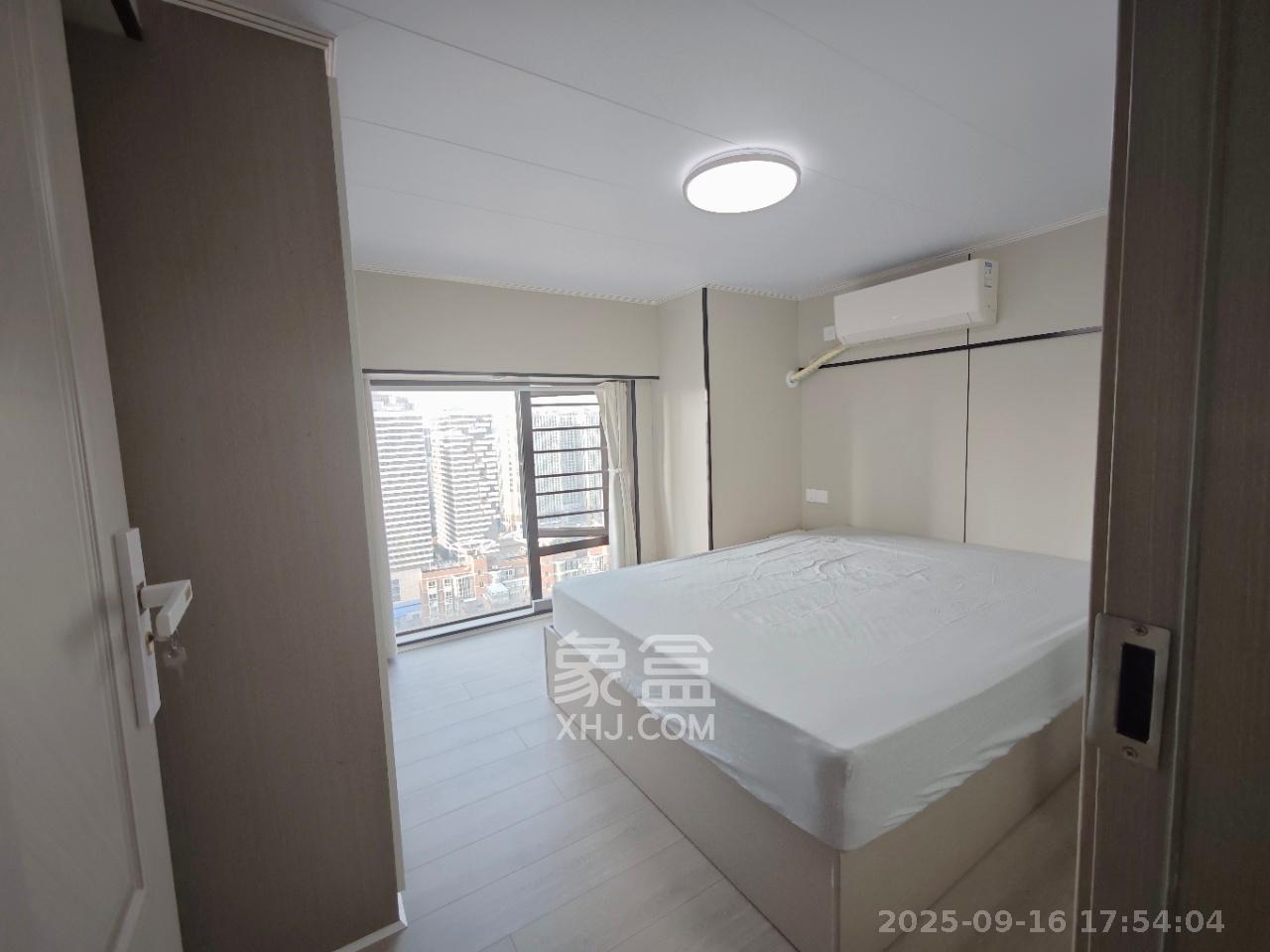 卓越江岸  2室1厅1卫    2800.0元/月室内图