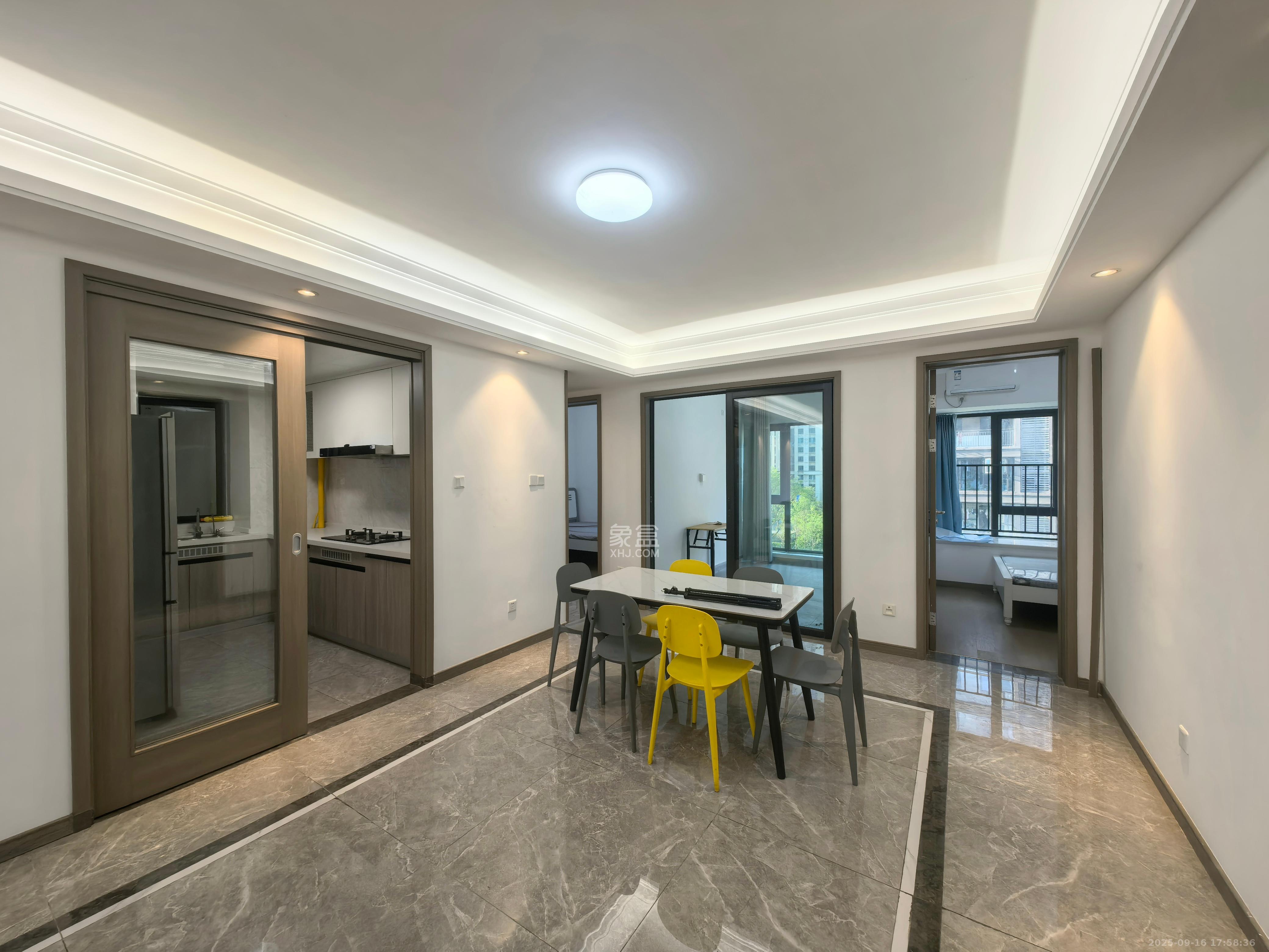 越秀亲爱里  5室2厅2卫    3280.0元/月室内图