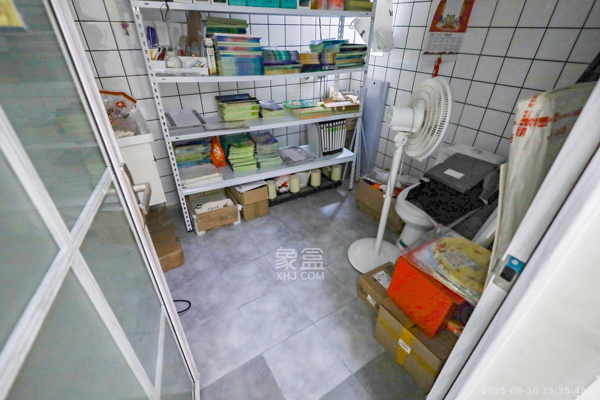 八方小区C区  3室2厅2卫    4000.0元/月室内图