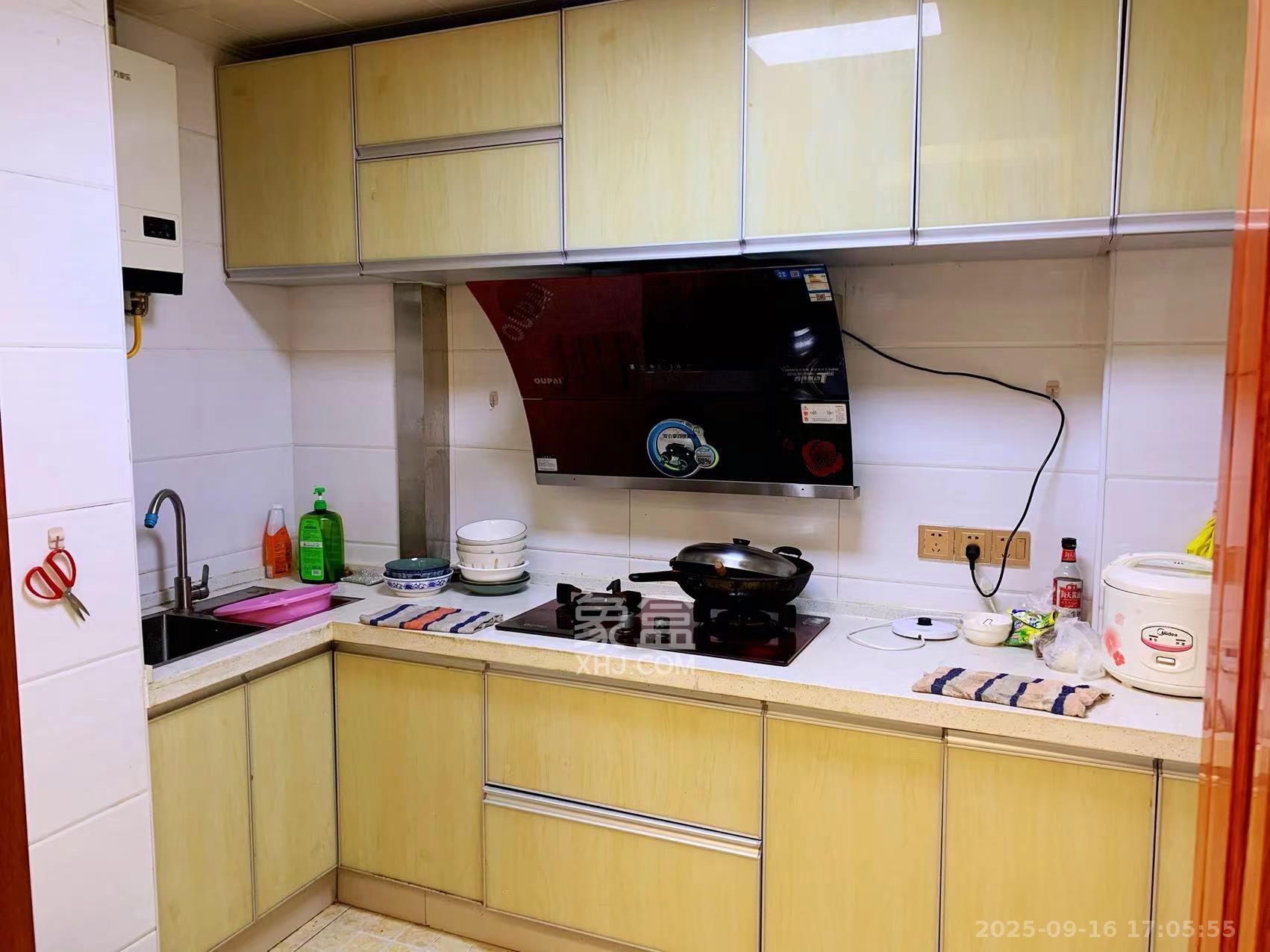 丰园城(鄱阳小区二期) 3室2厅1卫 1800.0元/月 丰园城(鄱阳小区二期) 3室2厅1卫 1800.0元/月室内图