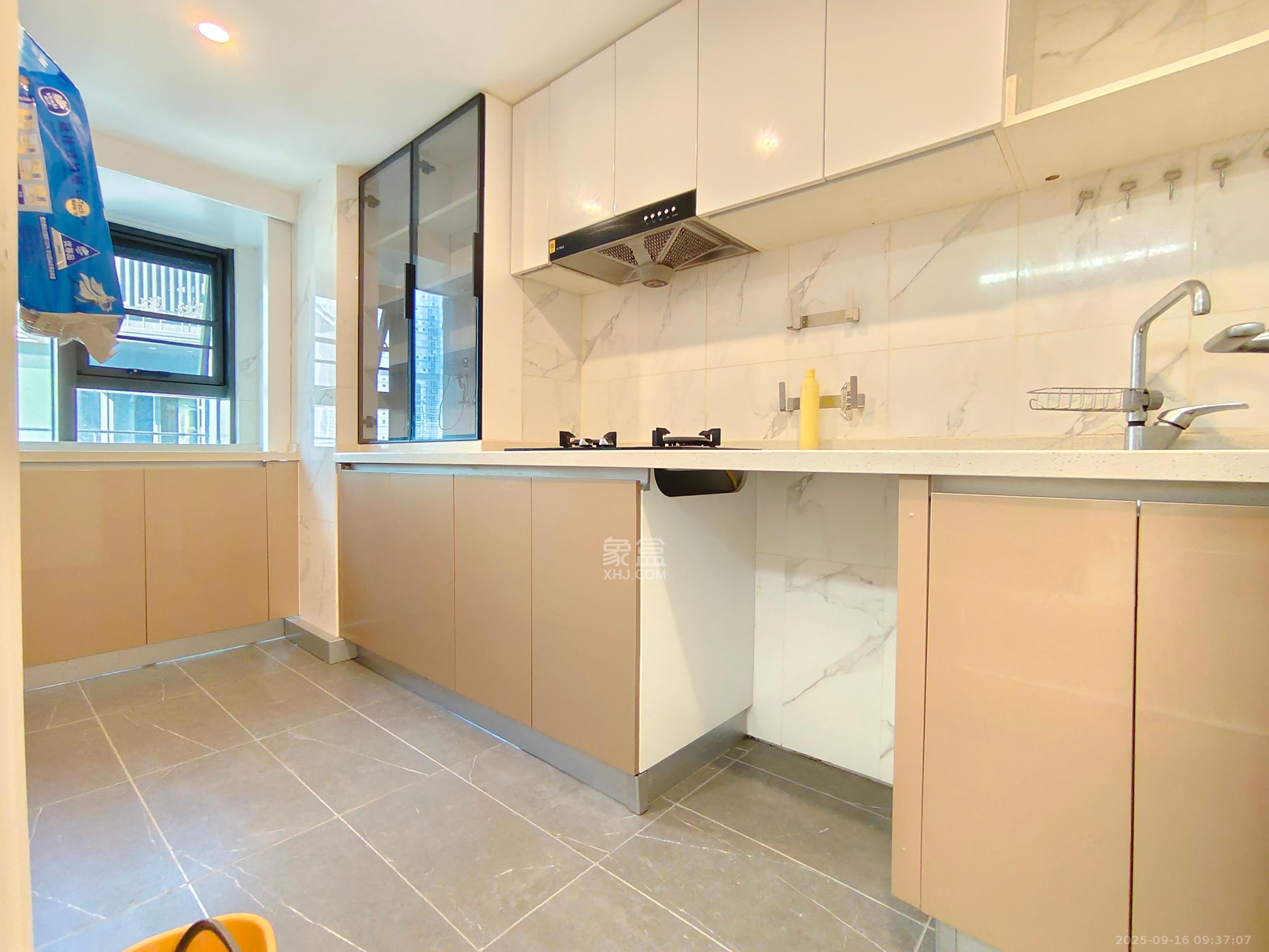 达美寰宇中心 2室1厅1卫 4500.0元/月 达美寰宇中心 2室1厅1卫 4500.0元/月室内图