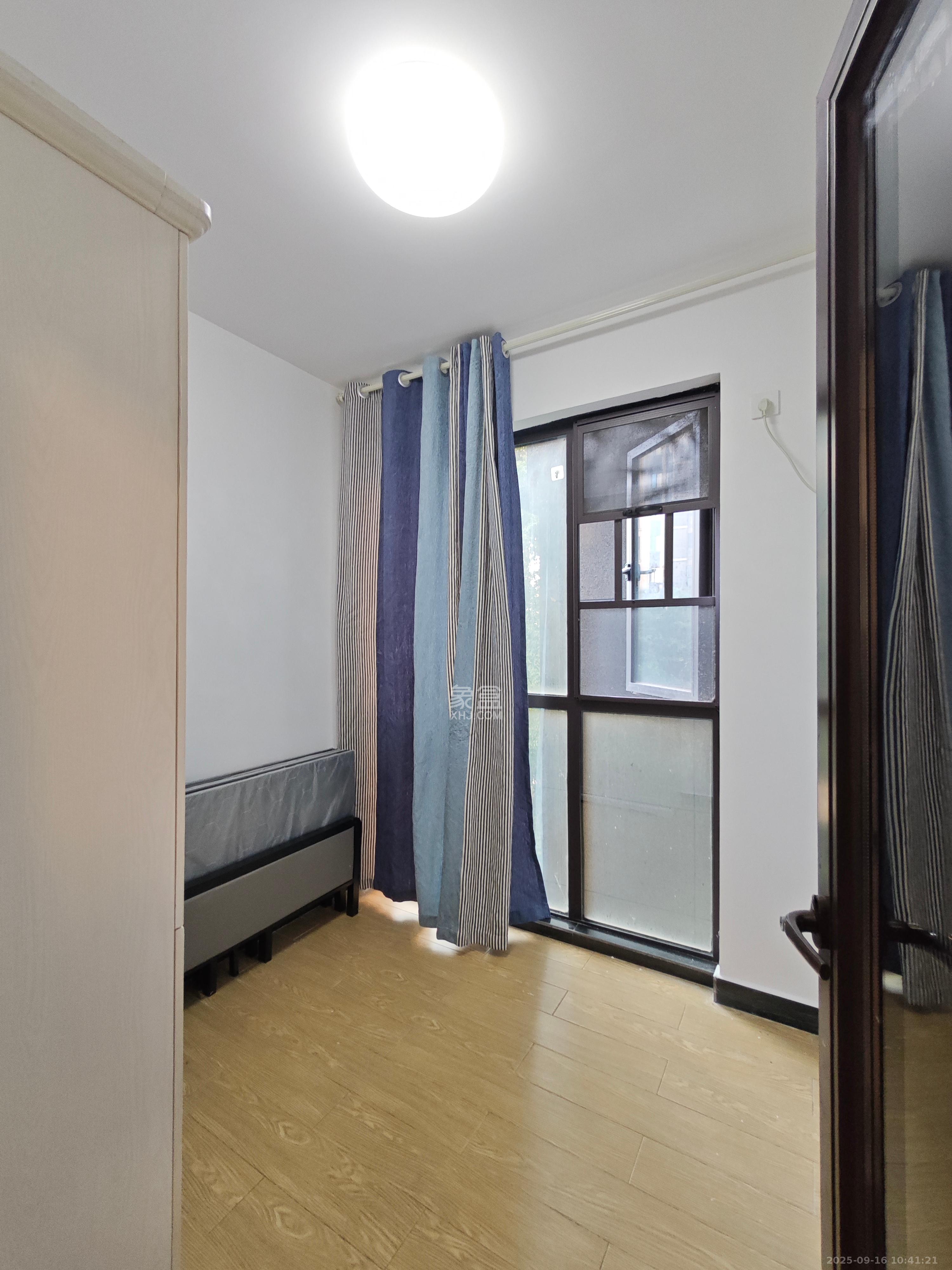 梅溪鑫苑名家  3室2厅1卫    2000.0元/月室内图