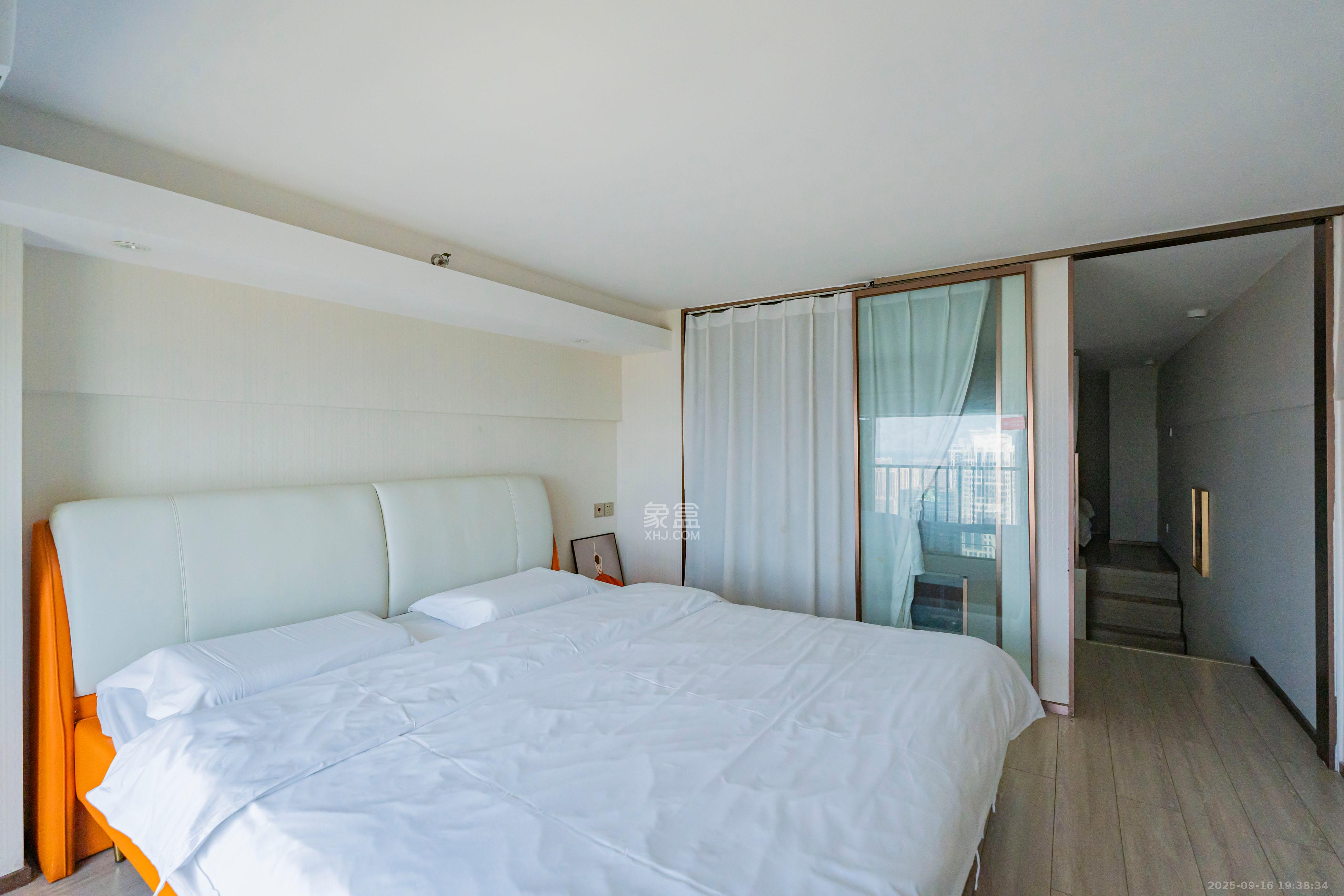 华远华时代  2室2厅1卫    52.0万卧室