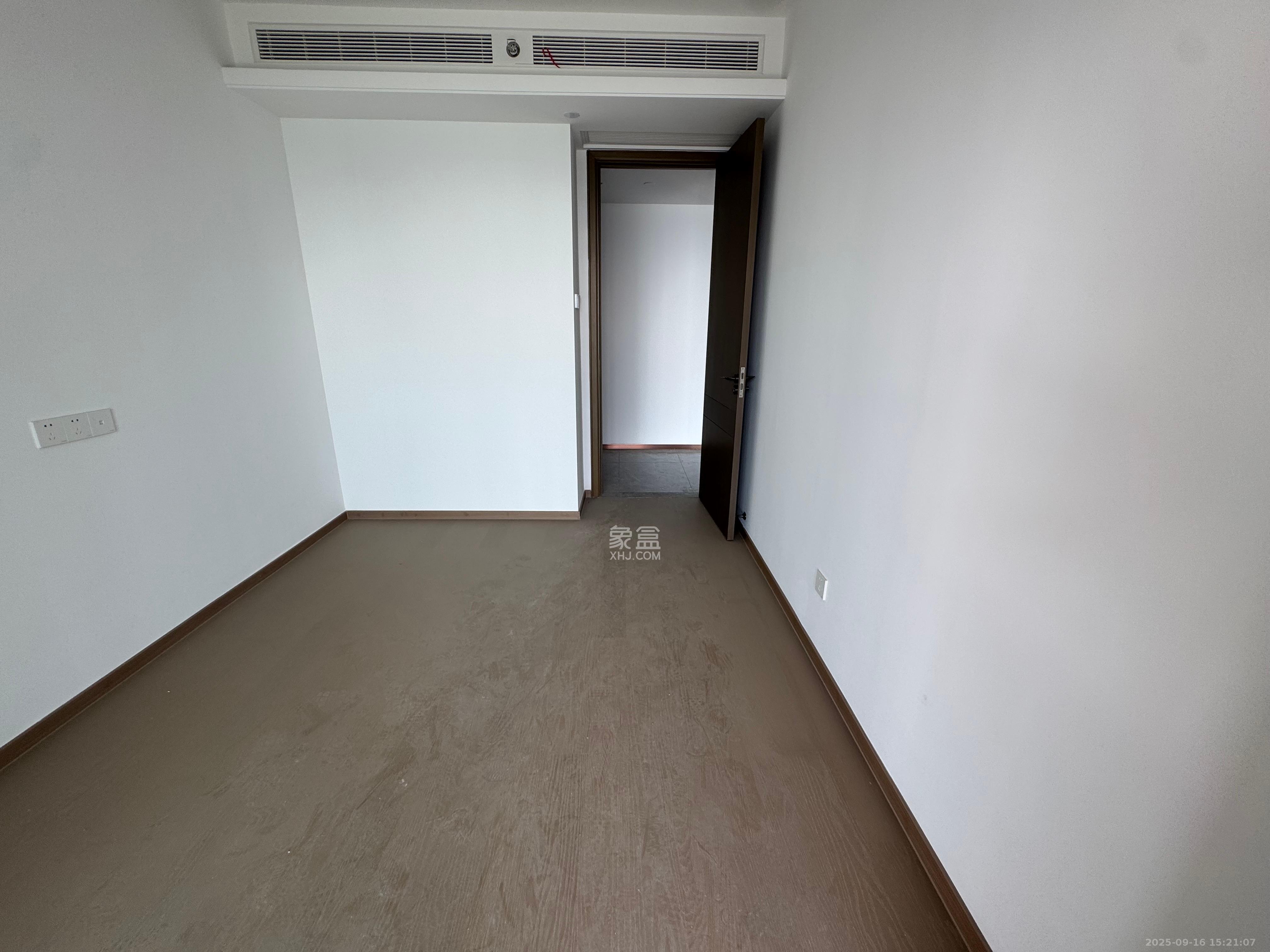 滨江府1913  4室2厅3卫   8200.00元/月室内图