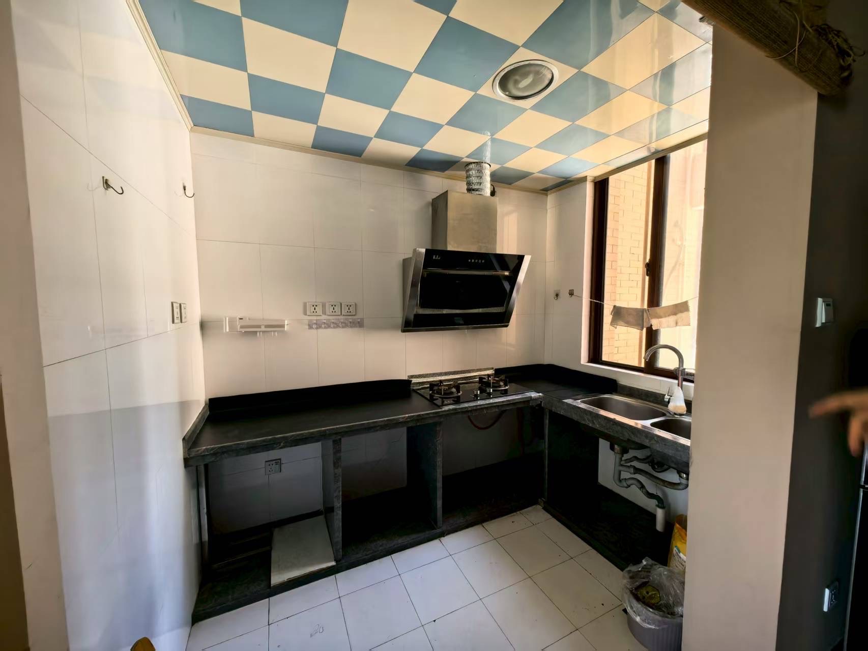 水岸珈蓝  2室1厅1卫    2500.0元/月室内图