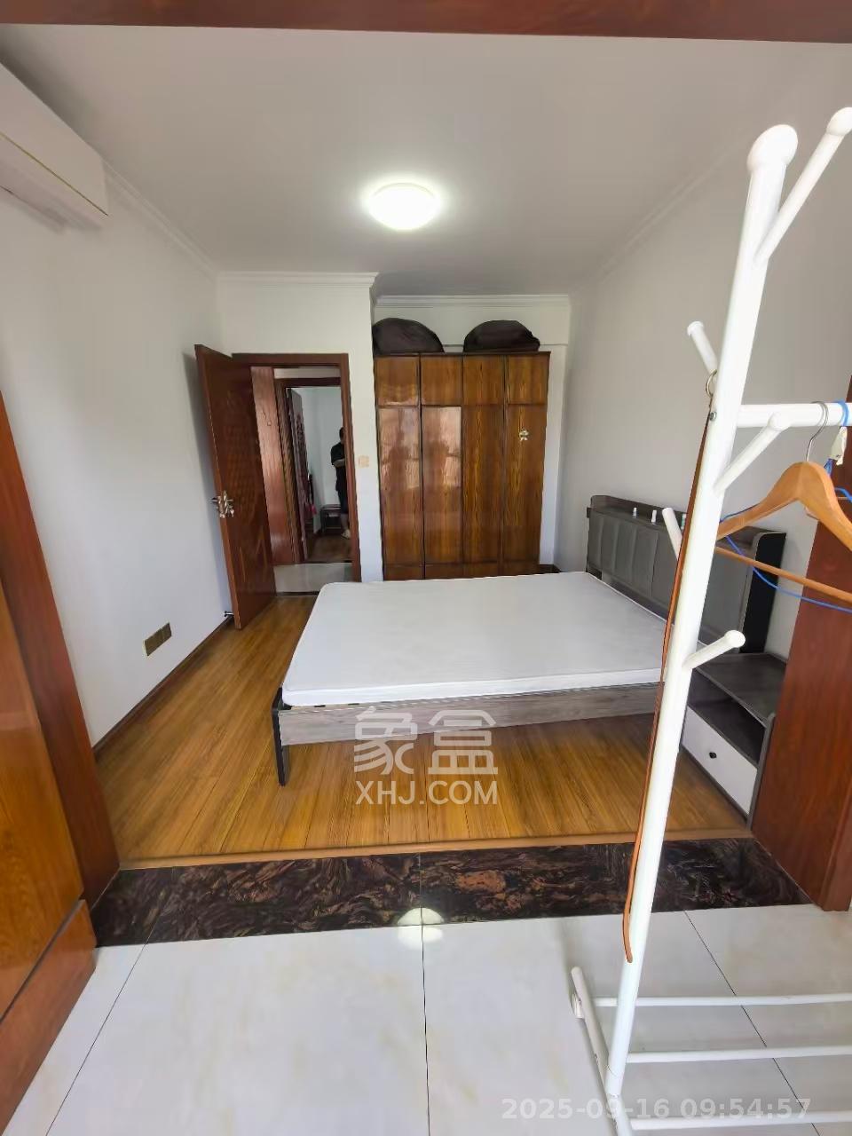 万达华府 2室2厅1卫 1300.0元/月 万达华府 2室2厅1卫 1300.0元/月室内图