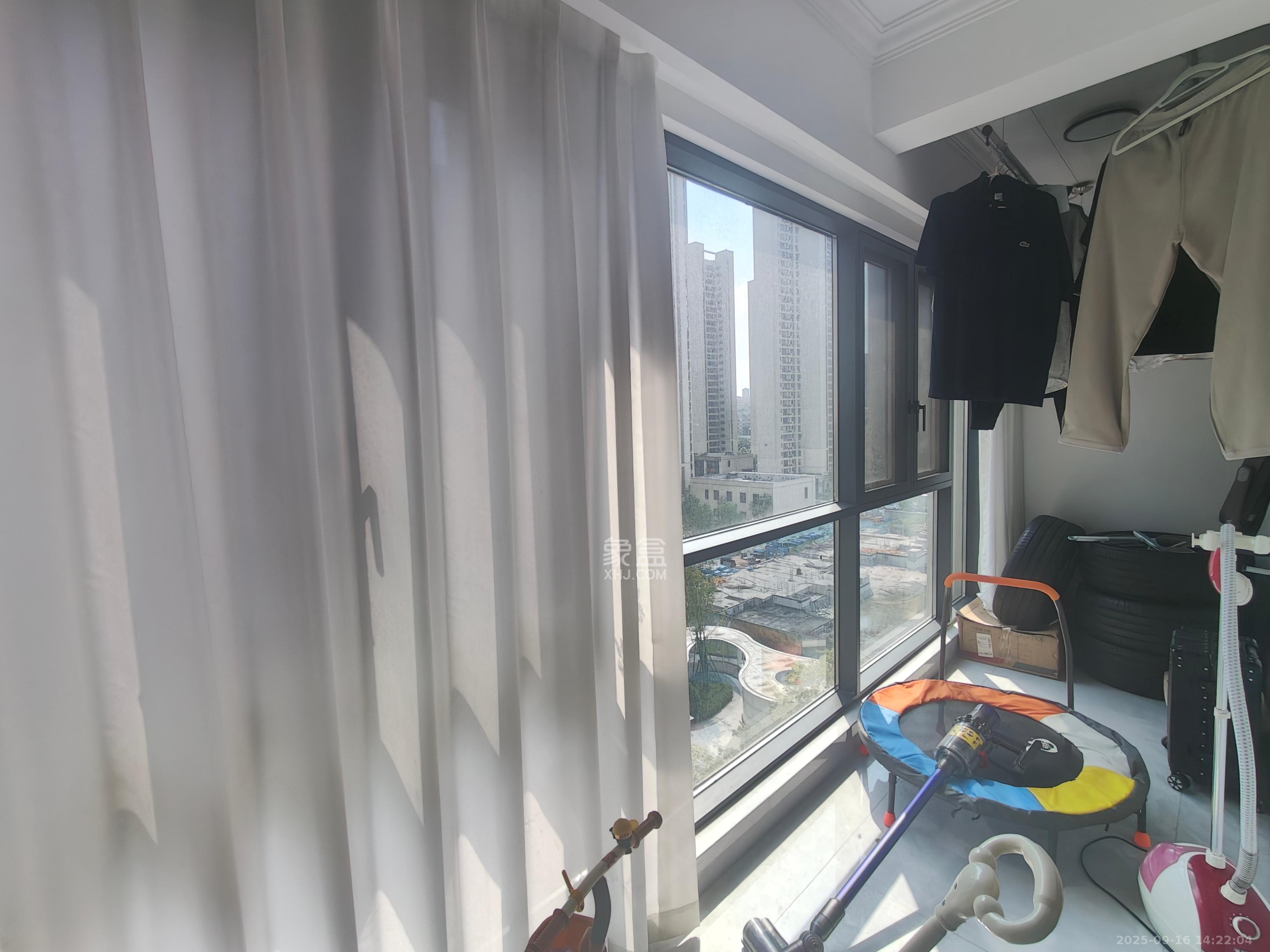 旭辉国悦府 3室2厅2卫 3500.0元/月 旭辉国悦府 3室2厅2卫 3500.0元/月室内图