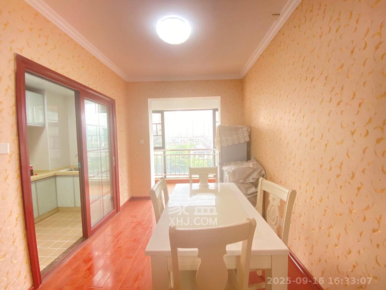 卓越蔚蓝城邦  3室2厅2卫    2100.0元/月室内图