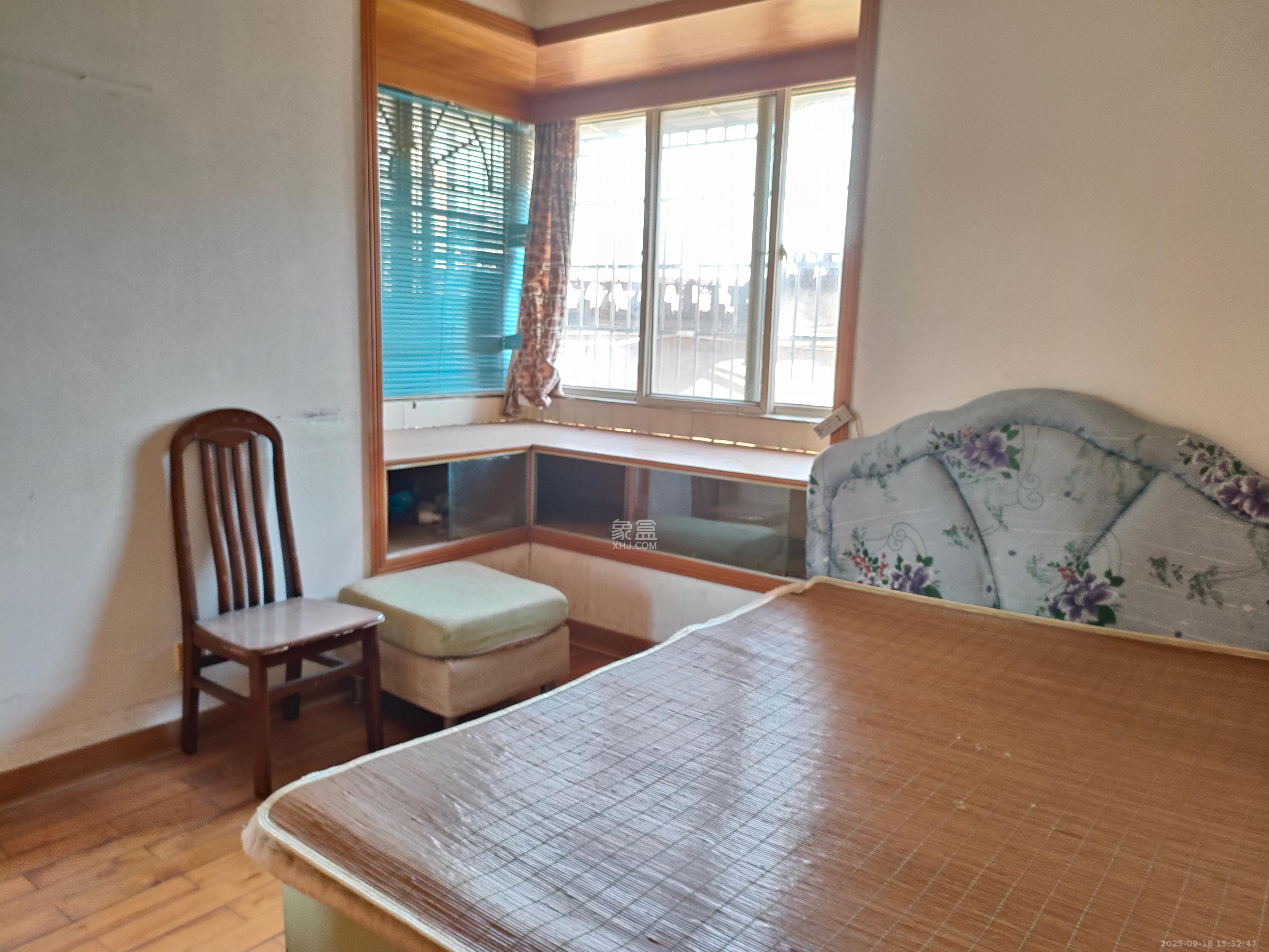 融城花苑  2室2厅1卫   1600.00元/月室内图