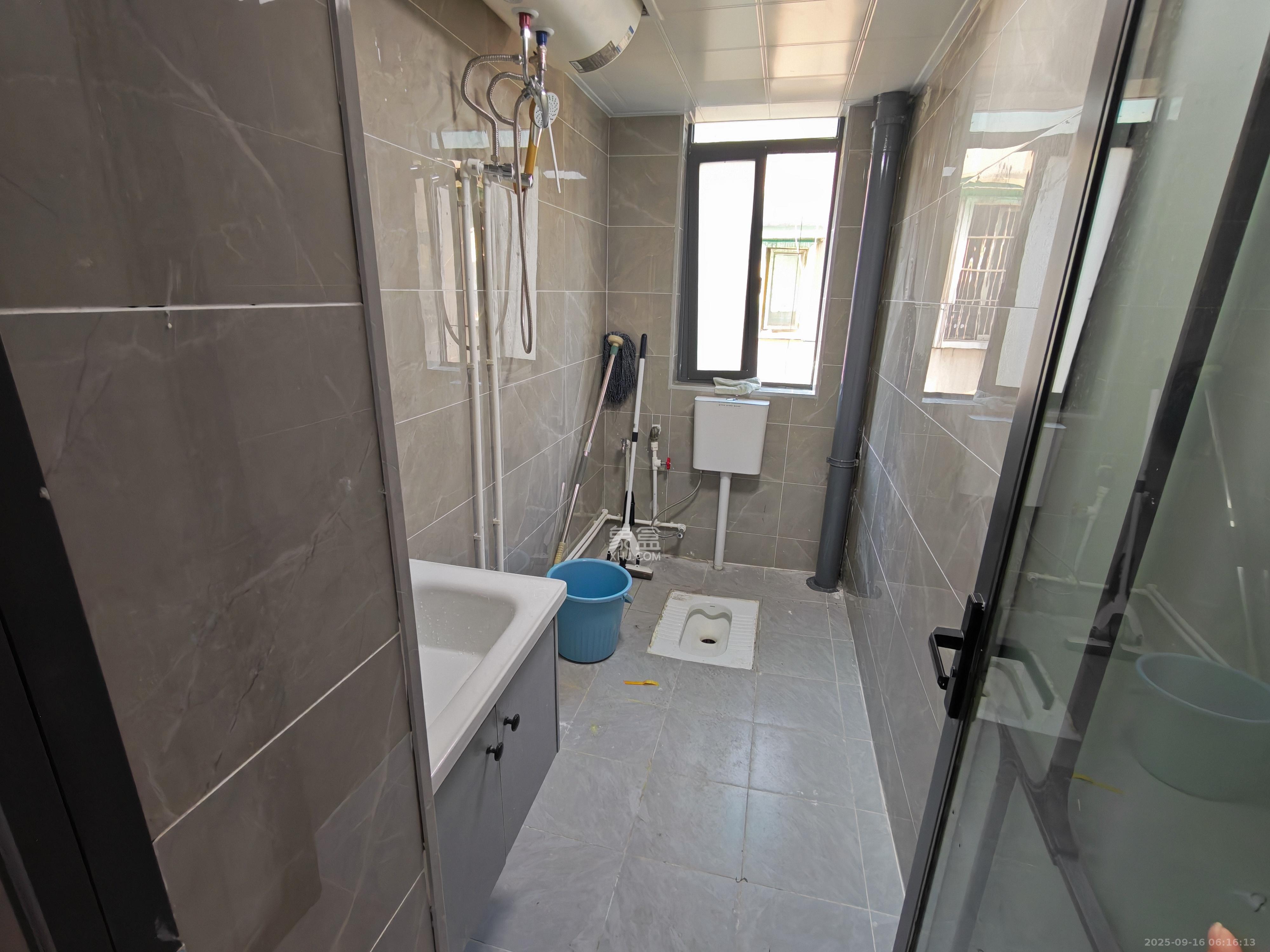 涟源百货城住宅 2室1厅1卫 1500.0元/月 涟源百货城住宅 2室1厅1卫 1500.0元/月室内图