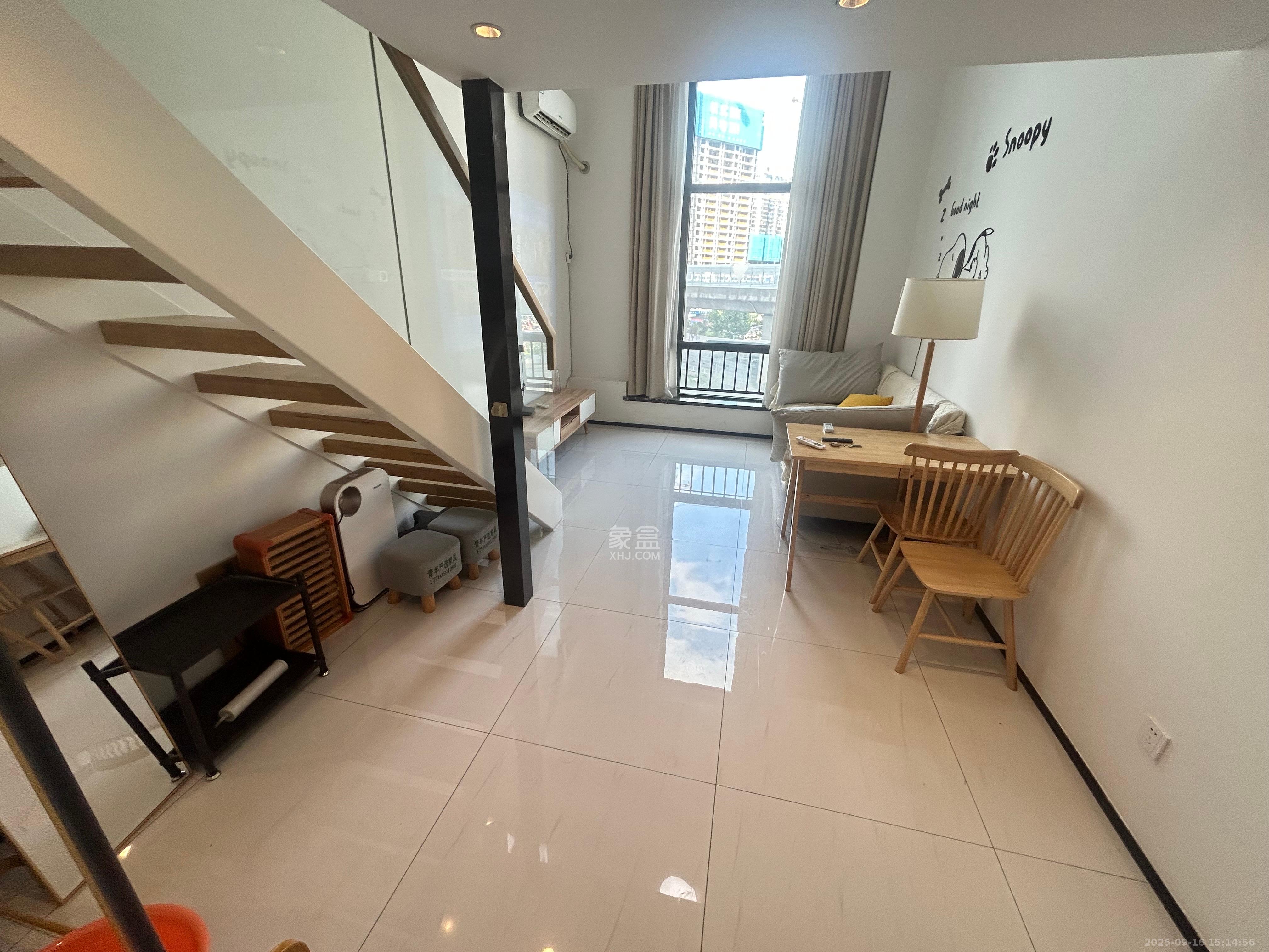 藏珑湖上公馆  1室1厅1卫    2000.0元/月室内图