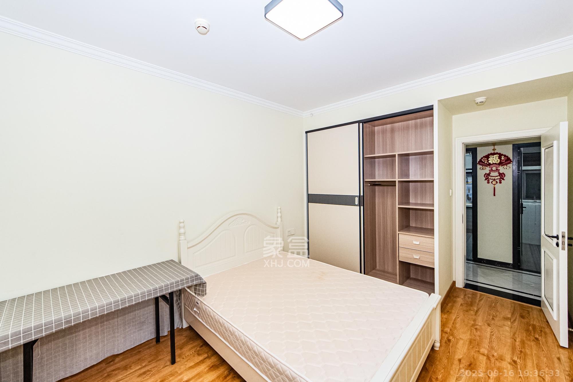 北辰三角洲C2区 3室1厅1卫 136.0万 北辰三角洲C2区 3室1厅1卫 136.0万卧室