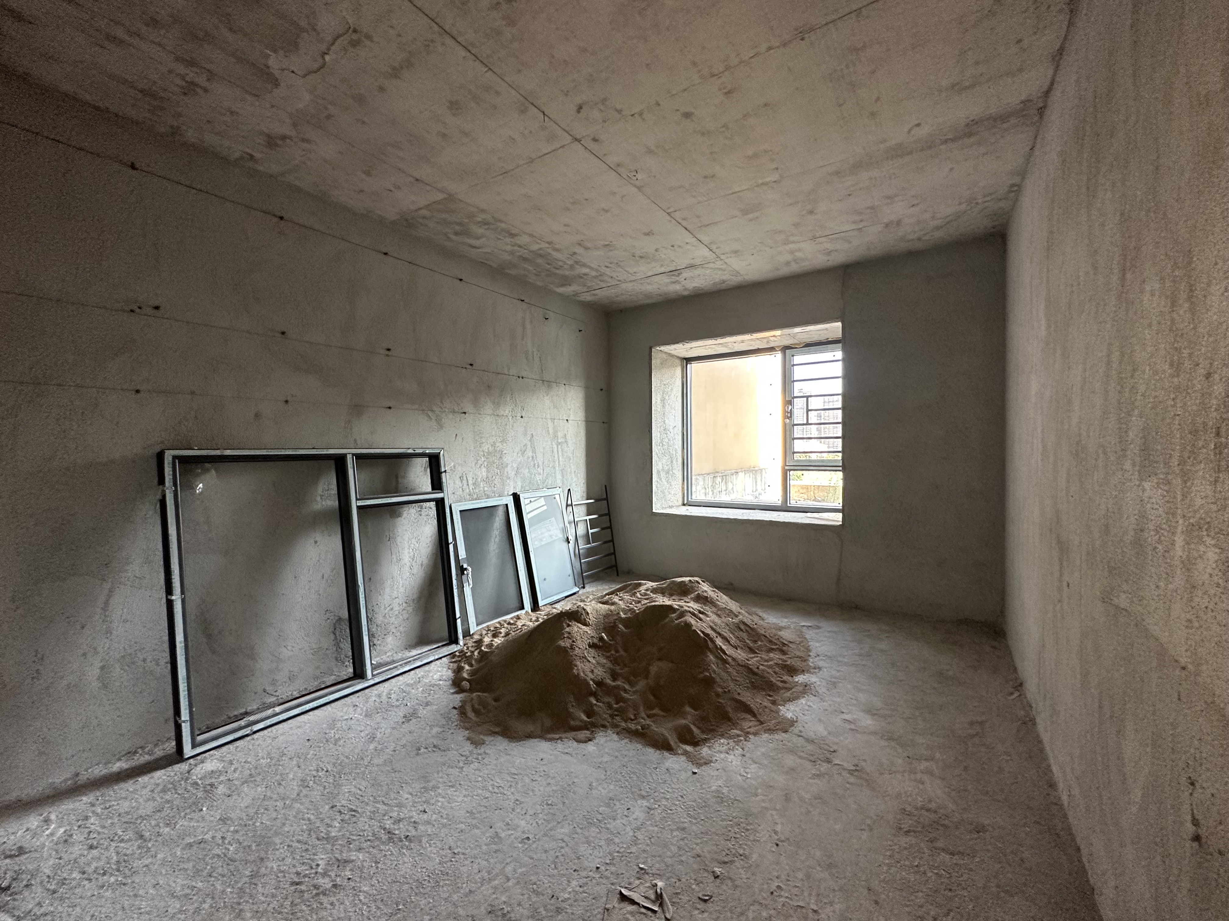 吉鸿花园 3室2厅2卫 65.5万 吉鸿花园 3室2厅2卫 65.5万客厅