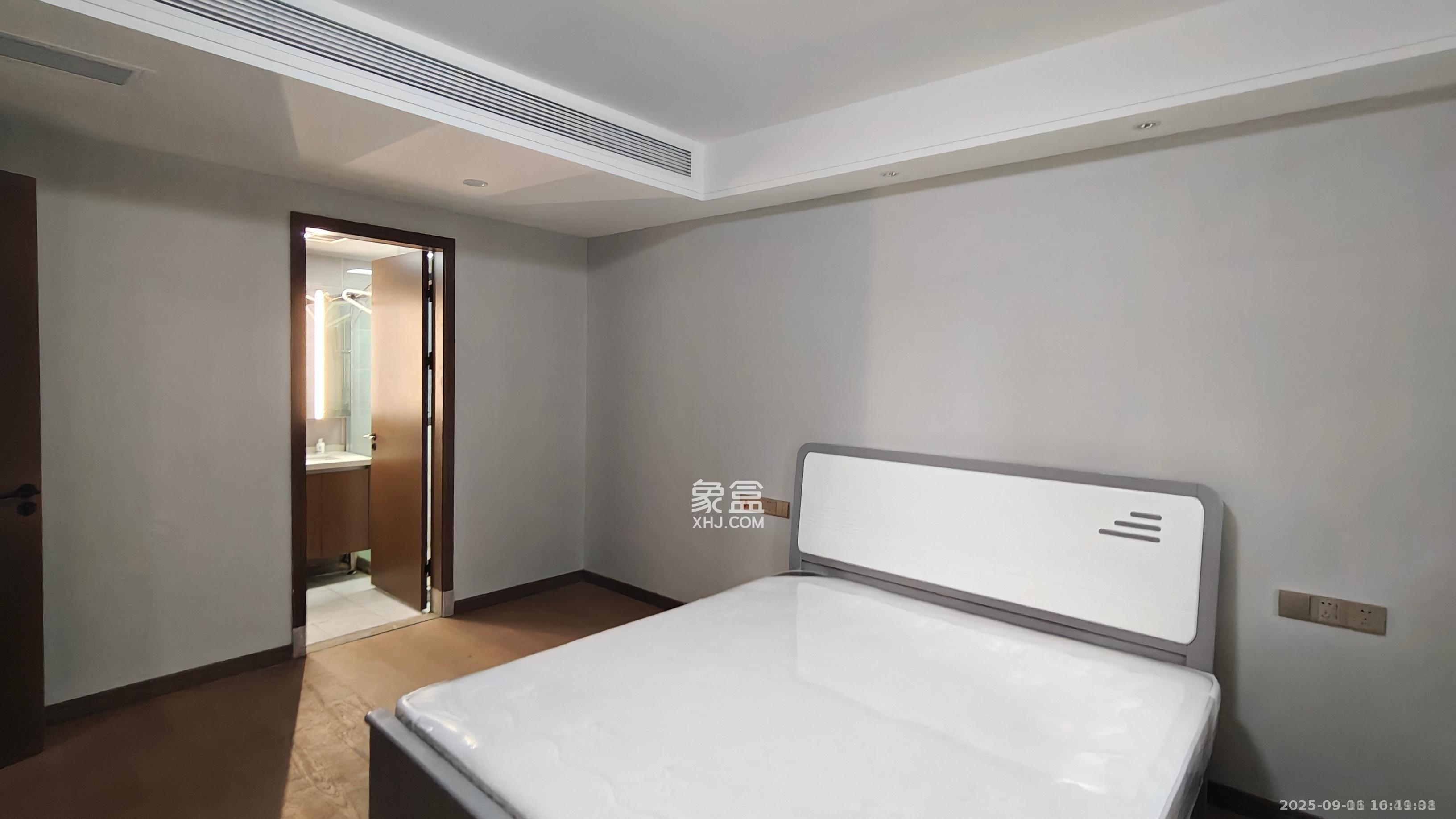 梦想麓隐天境  4室2厅2卫    3300.0元/月室内图