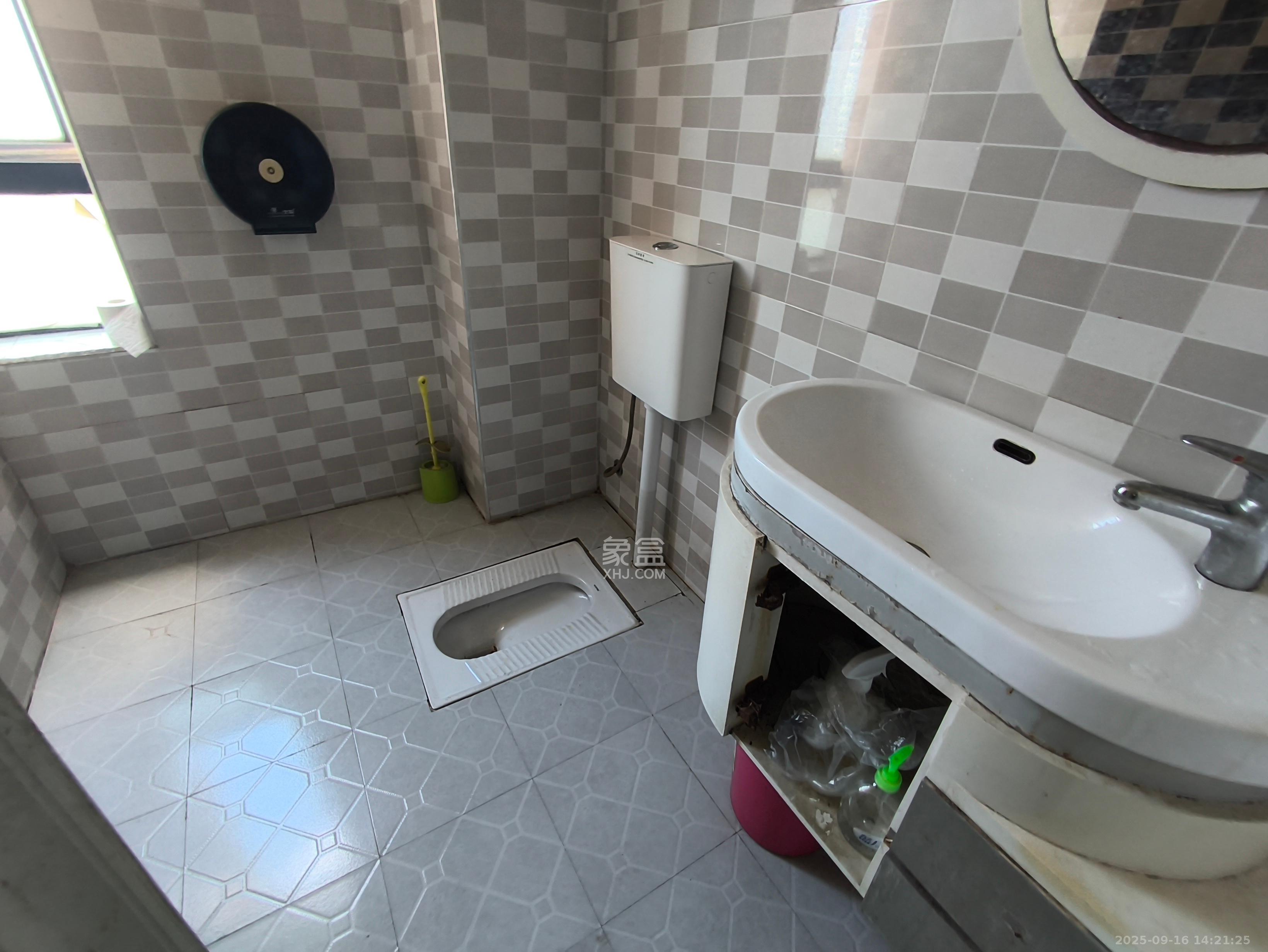 融圣国际  3室2厅2卫    3600.0元/月室内图