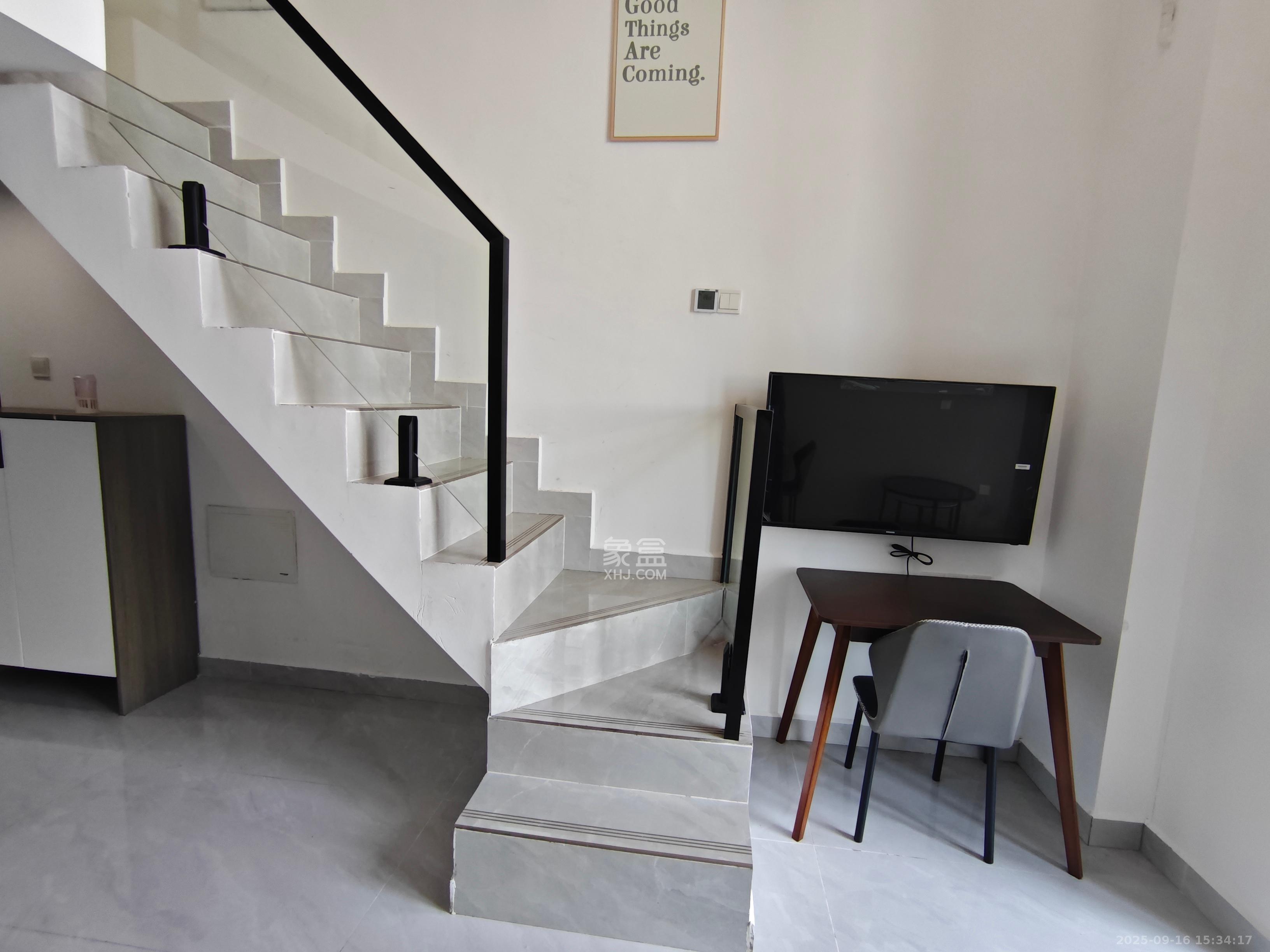 卓越中寰 1室1厅1卫 2500.0元/月 卓越中寰 1室1厅1卫 2500.0元/月室内图