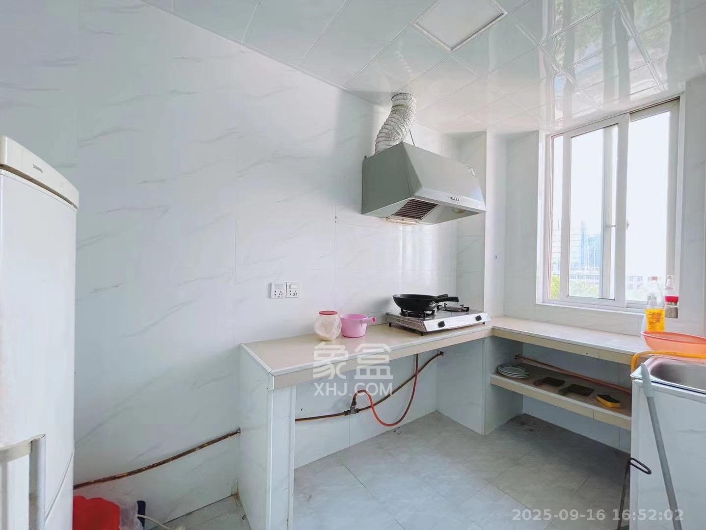 东岸锦城(东方人家)  3室2厅1卫    1300.0元/月室内图