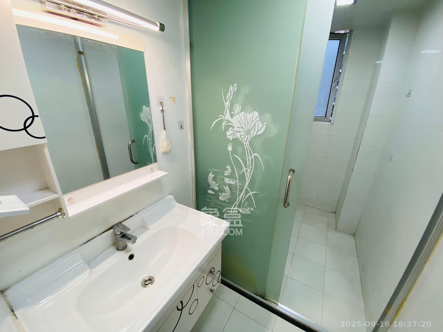 中房F联邦 4室2厅2卫 3200.0元/月 中房F联邦 4室2厅2卫 3200.0元/月室内图