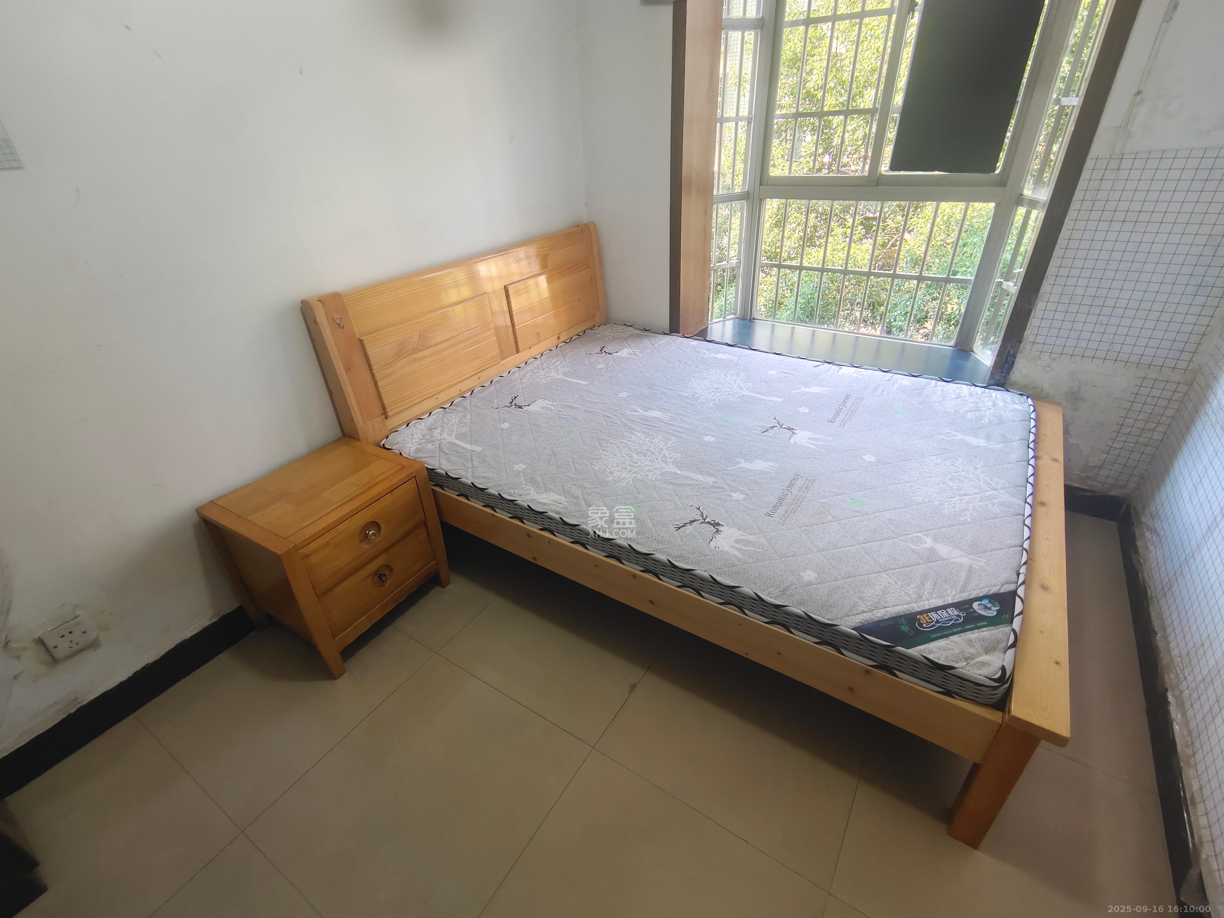 金峰小区北院（七里营社区）  3室2厅2卫    2000.0元/月室内图