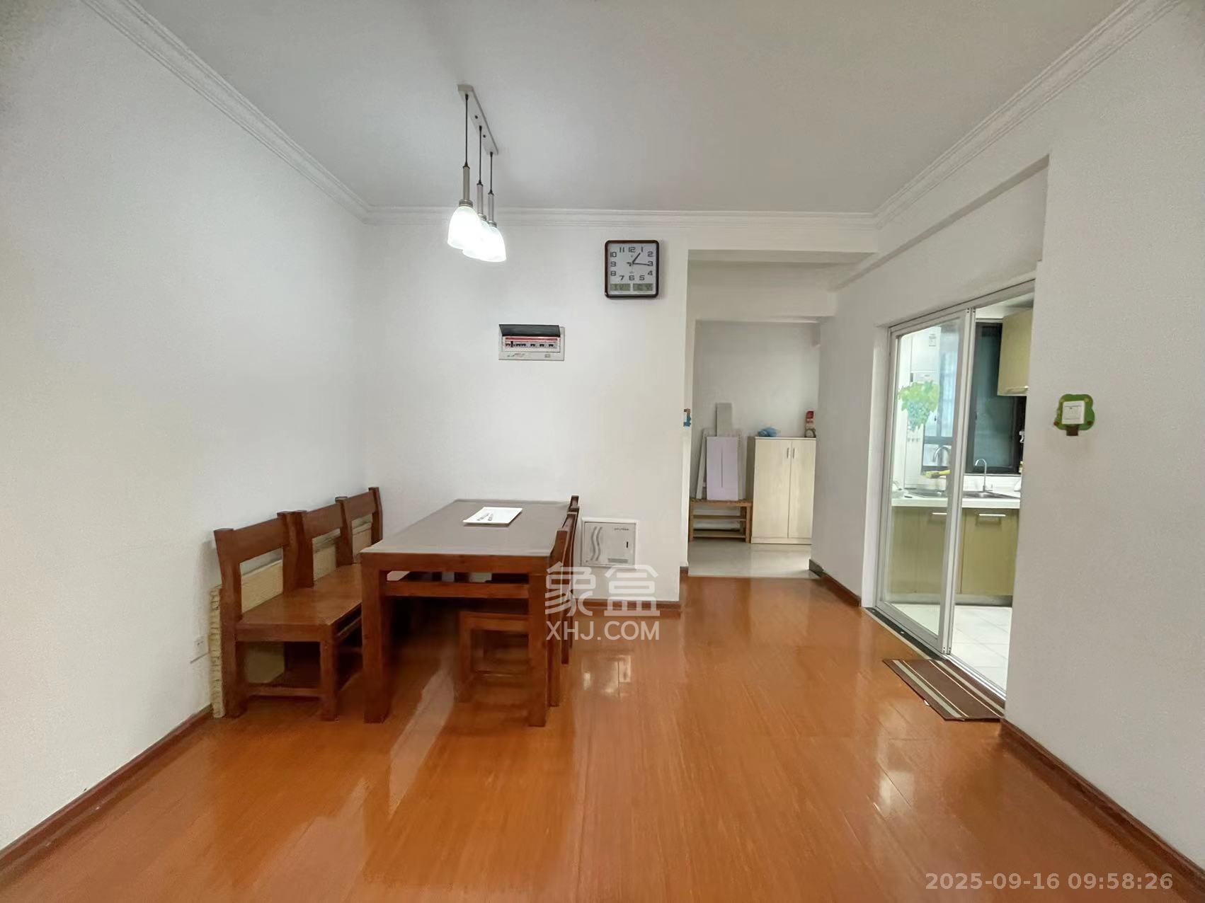 华城广场  2室2厅1卫    3000.0元/月室内图