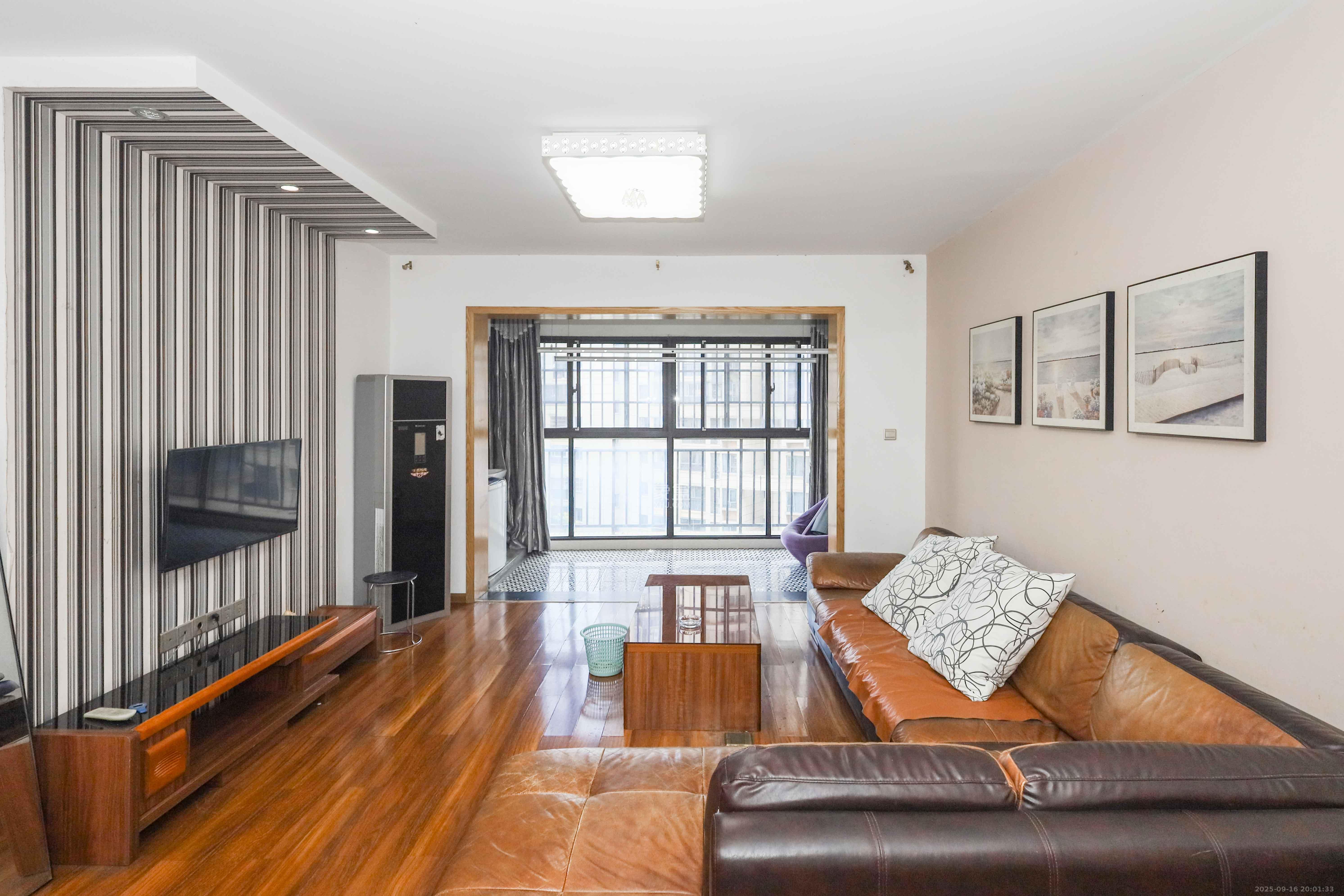 保利麓谷林语D区  4室2厅2卫    105.0万 保利麓谷林语D区  4室2厅2卫    105.0万