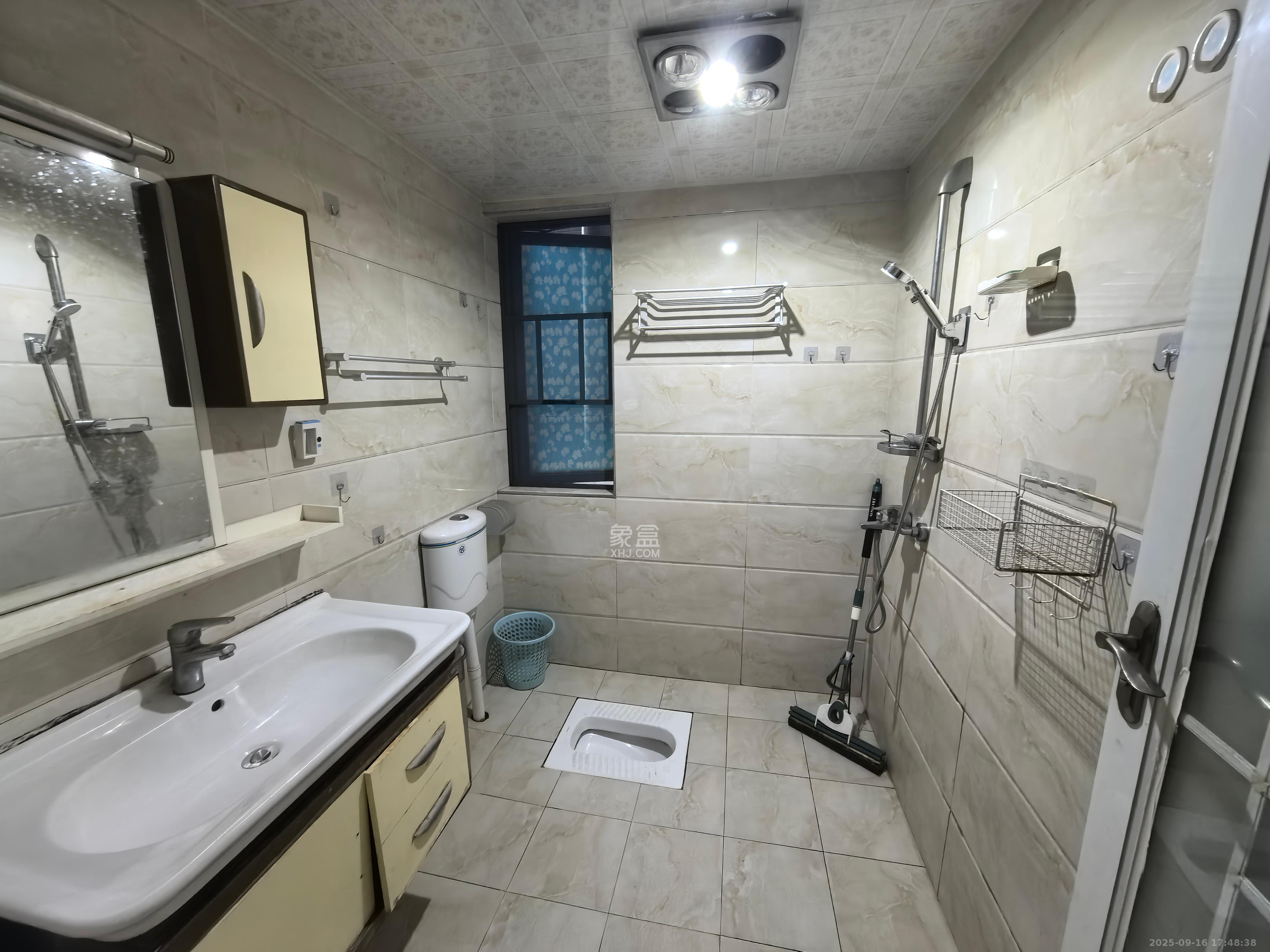 中信文化广场(中信新城二期) 3室2厅1卫 1800.0元/月 中信文化广场(中信新城二期) 3室2厅1卫 1800.0元/月室内图