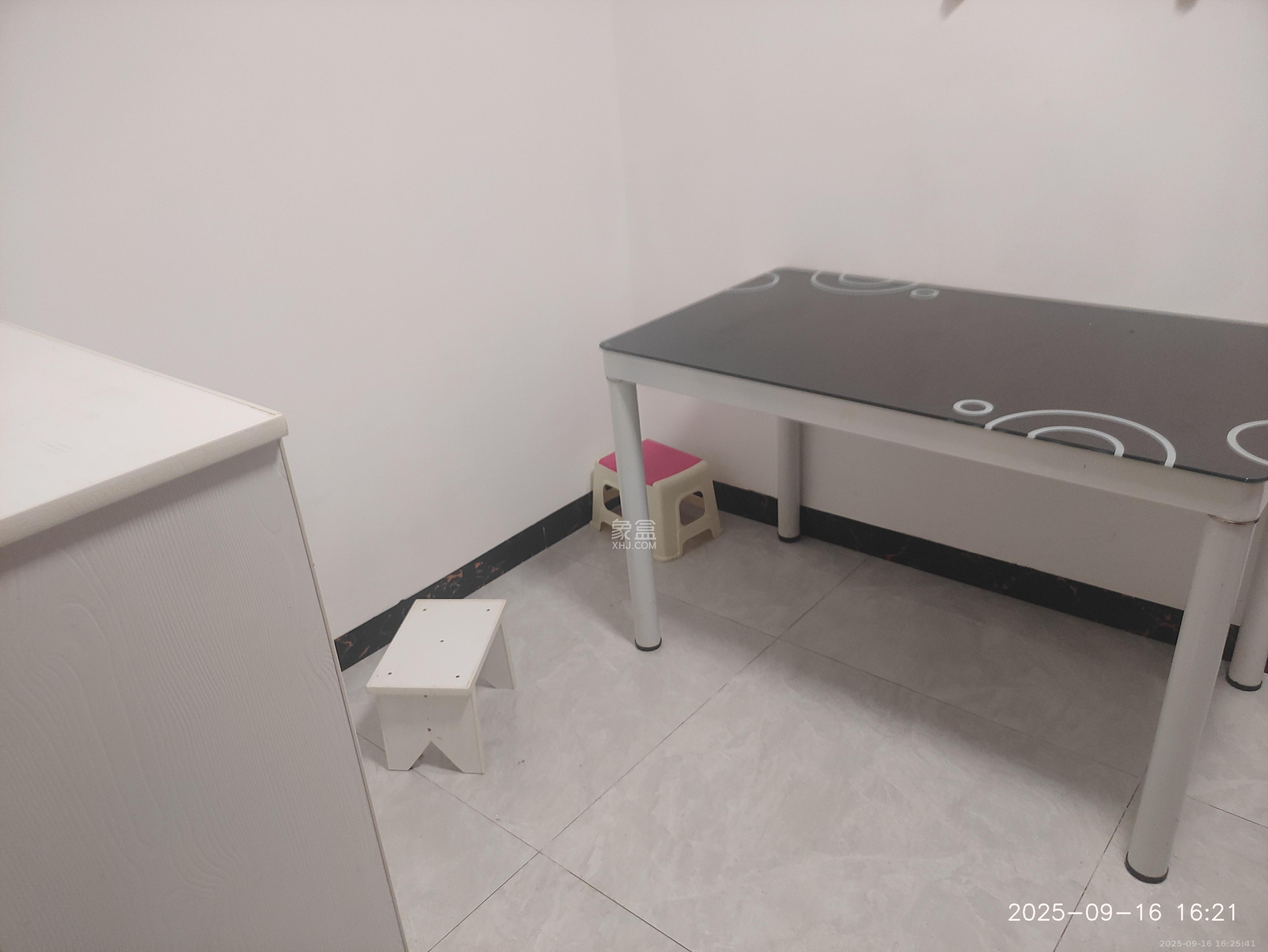 和润园一、二期  1室0厅0卫    1100.0元/月室内图