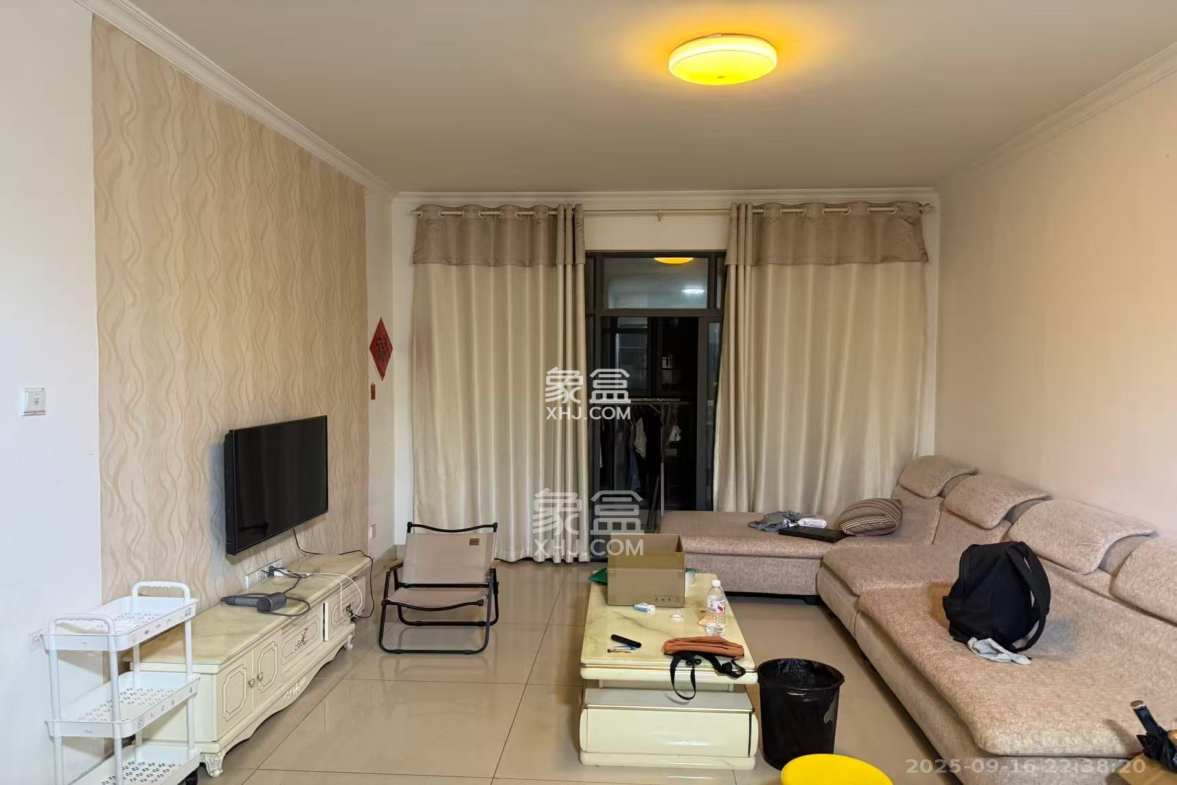 金领家族 2室2厅1卫 2100.0元/月 金领家族 2室2厅1卫 2100.0元/月室内图