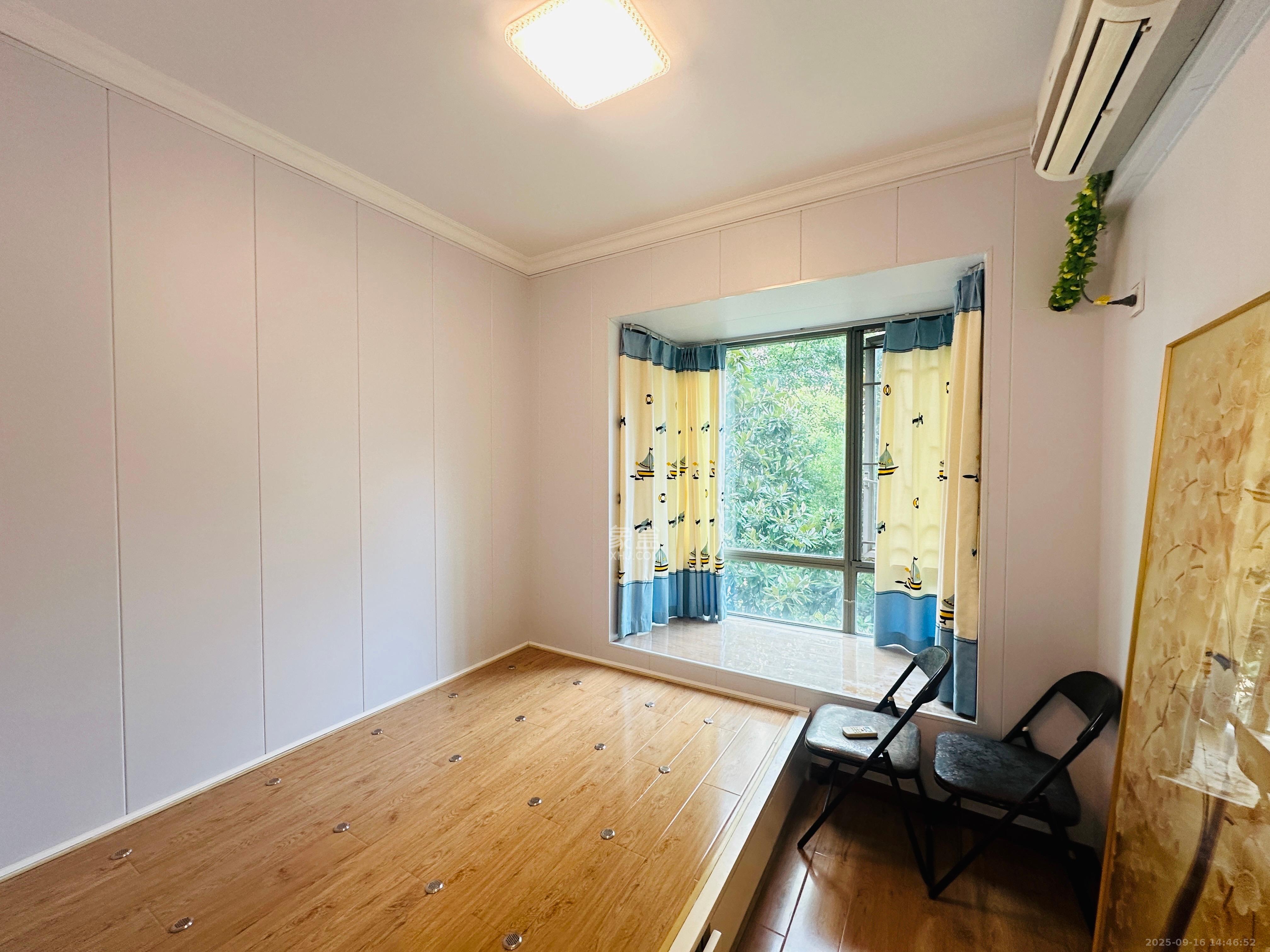 新城新世界一二三期  2室2厅1卫    2500.0元/月室内图