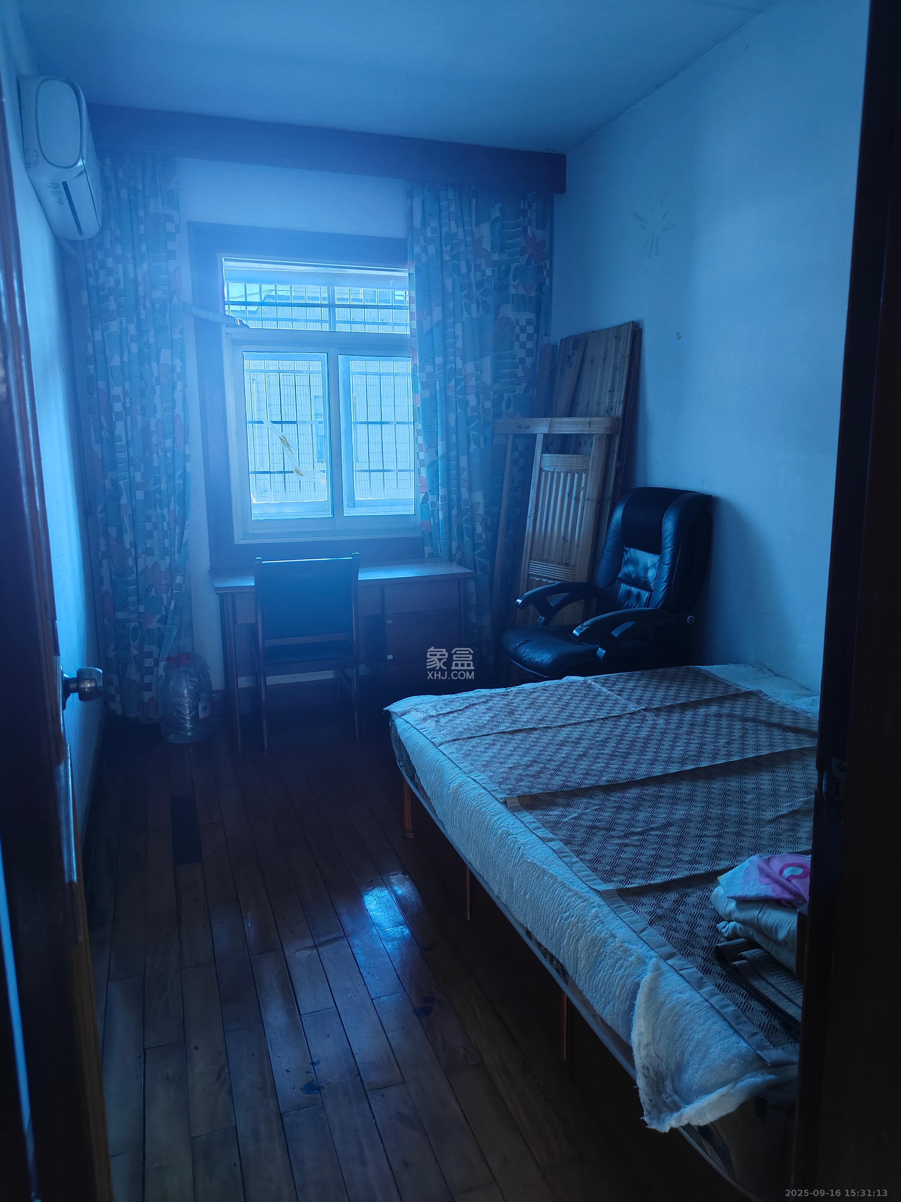 长沙县公安局单位房 1室2厅1卫 1400.0元/月 长沙县公安局单位房 1室2厅1卫 1400.0元/月室内图