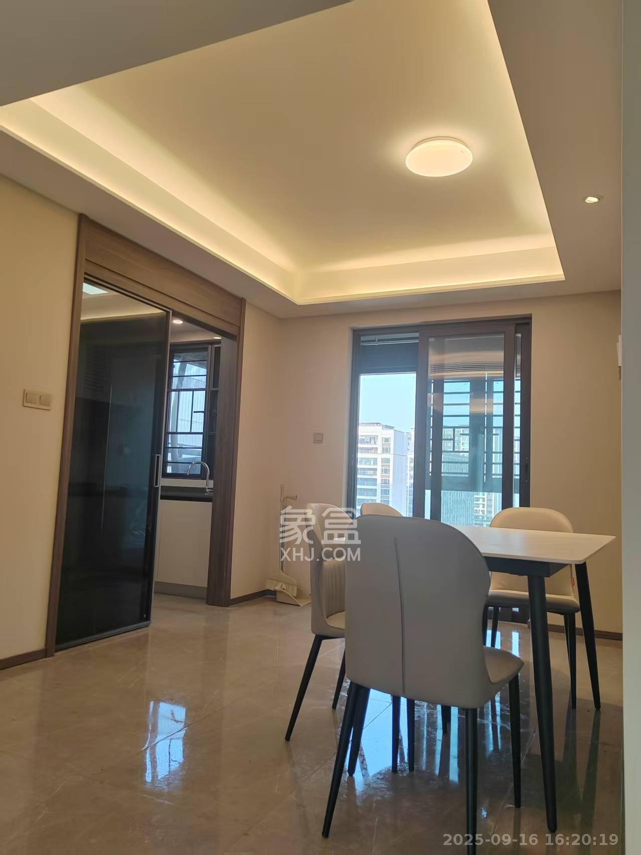 龙湖江与城 4室2厅2卫 3500.0元/月 龙湖江与城 4室2厅2卫 3500.0元/月室内图