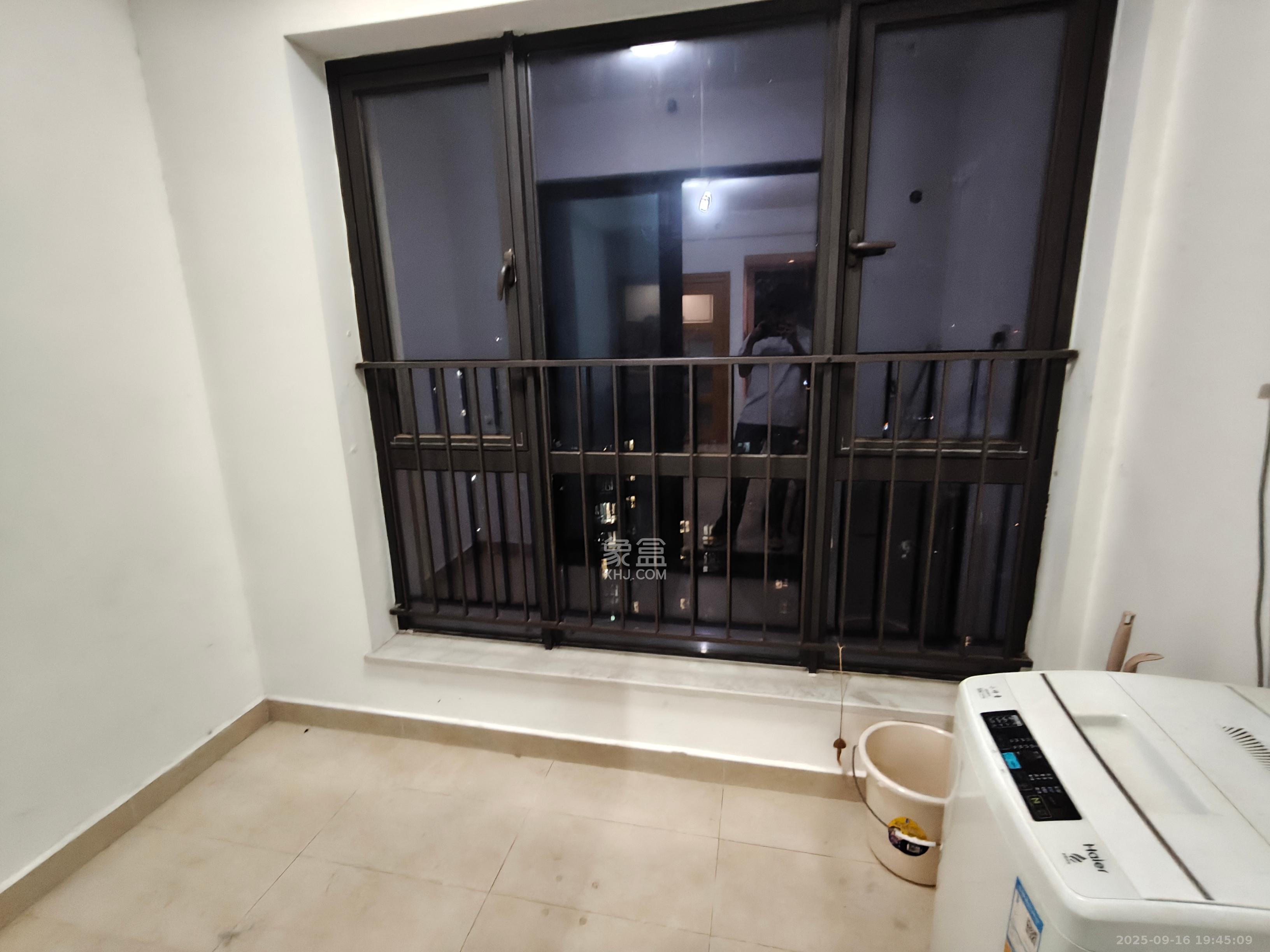 中海新城熙岸（中信新城五期）  1室1厅1卫    1500.0元/月室内图