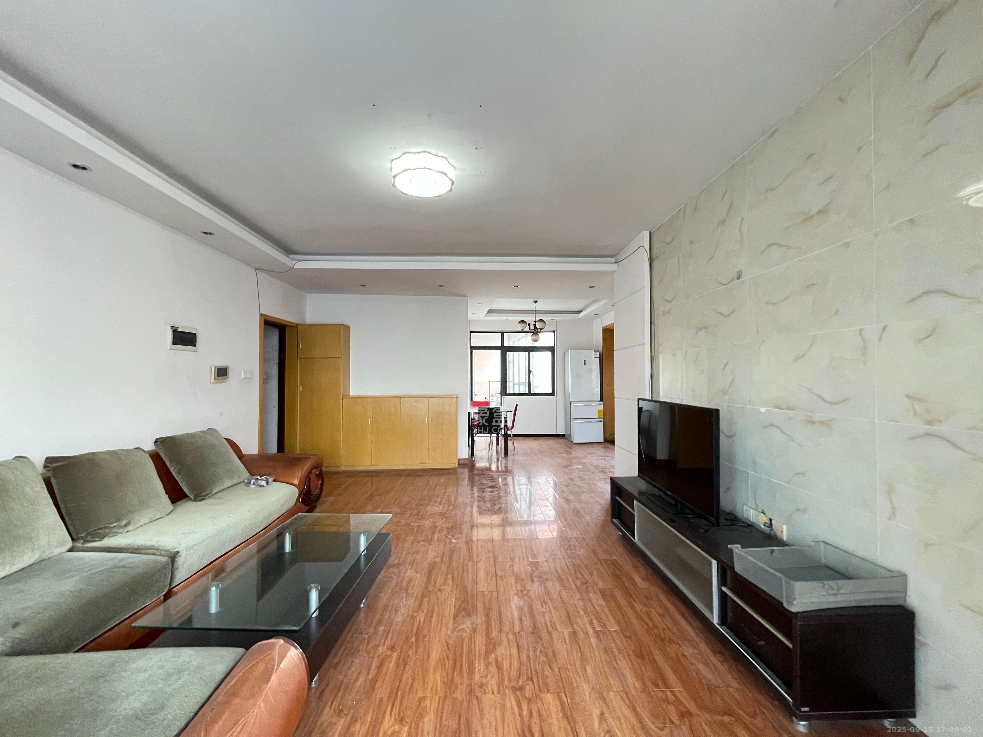 先锋东外滩 3室2厅2卫 2800.0元/月 先锋东外滩 3室2厅2卫 2800.0元/月室内图