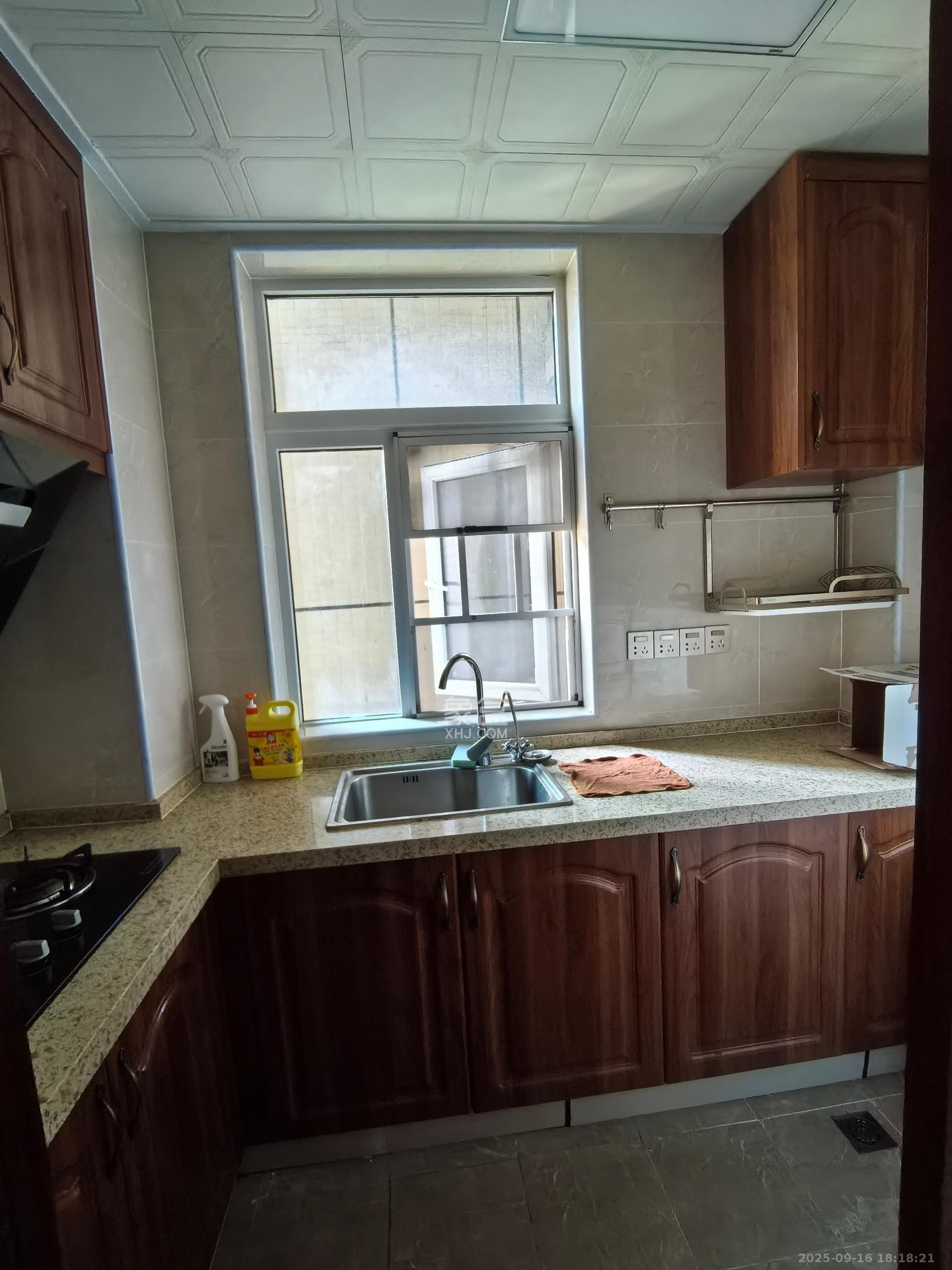 和悦城(蟠龙景苑)  1室1厅1卫    1650.0元/月室内图