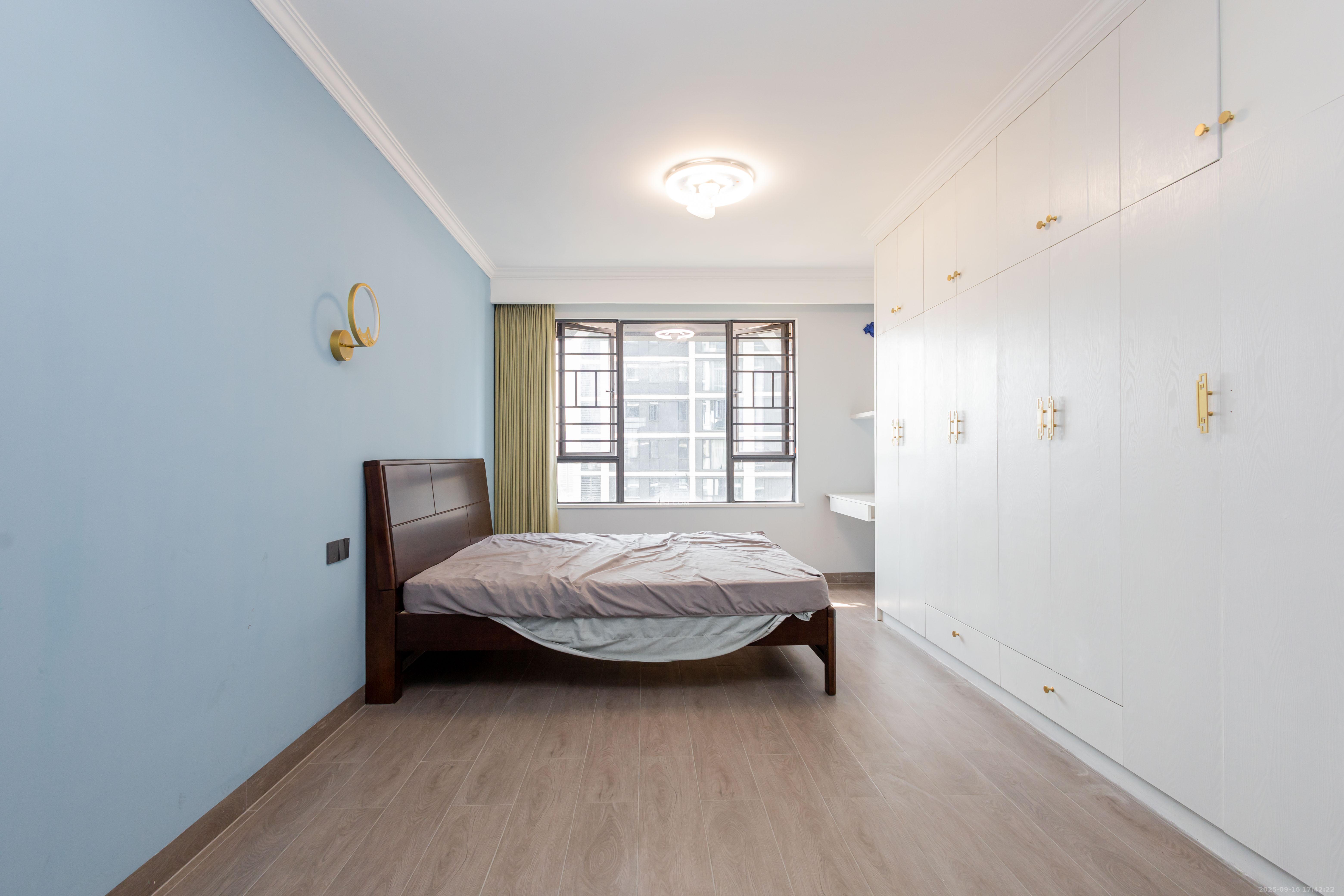 中交中央公园D5区 3室2厅2卫 146.2万 中交中央公园D5区 3室2厅2卫 146.2万卧室