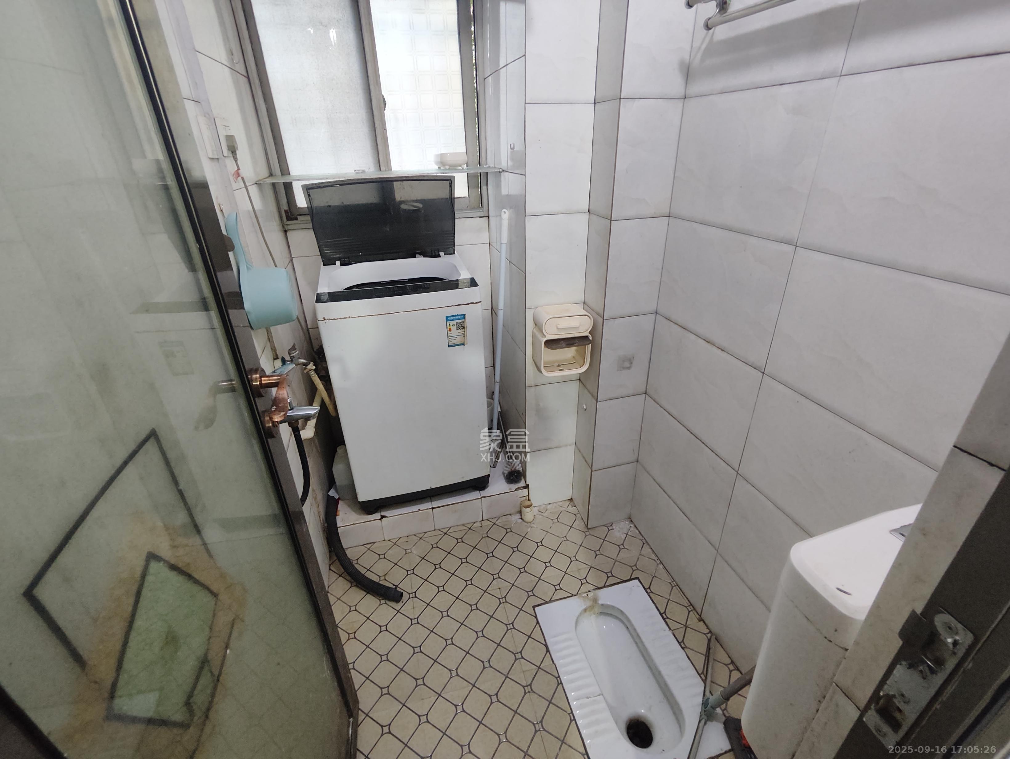 红花坡社区  3室2厅1卫    1350.0元/月室内图