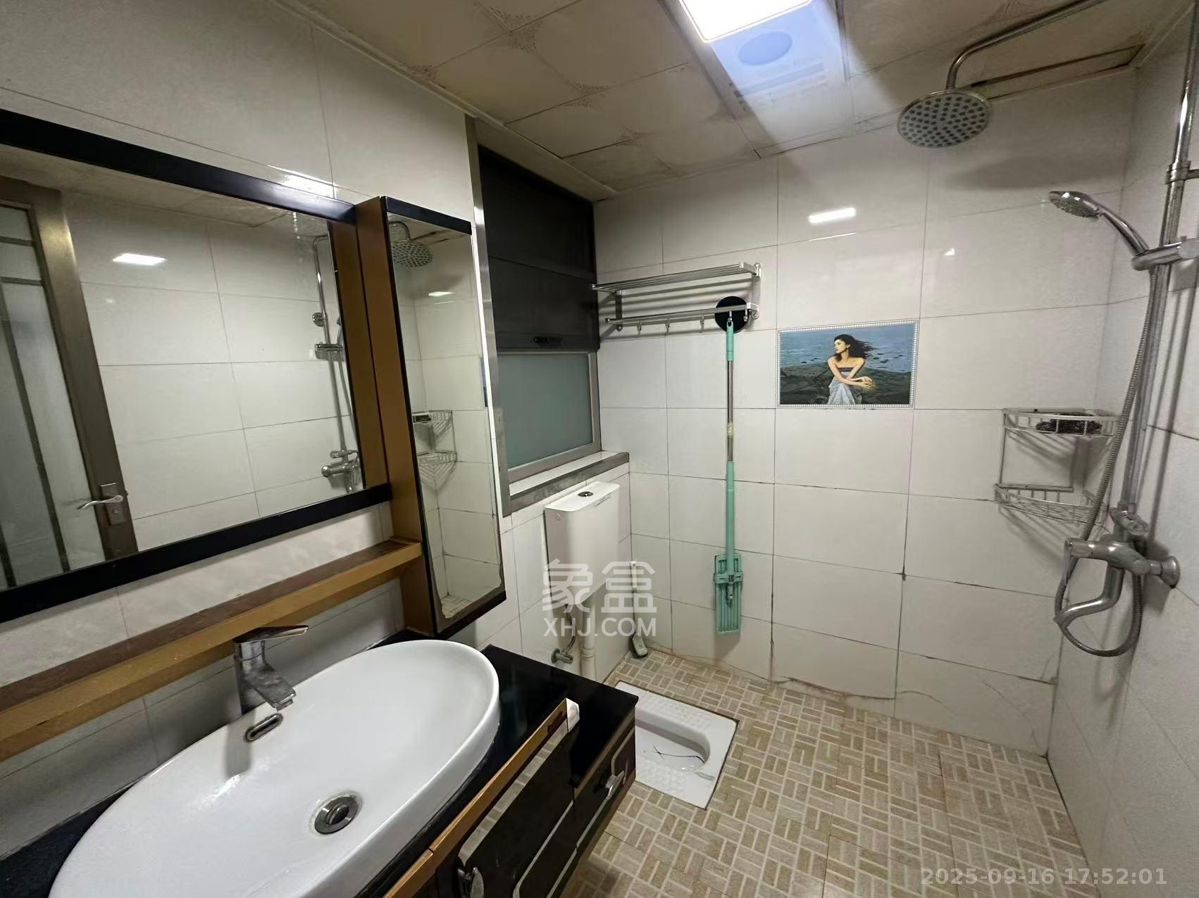 怡海星城  2室2厅1卫    1300.0元/月室内图