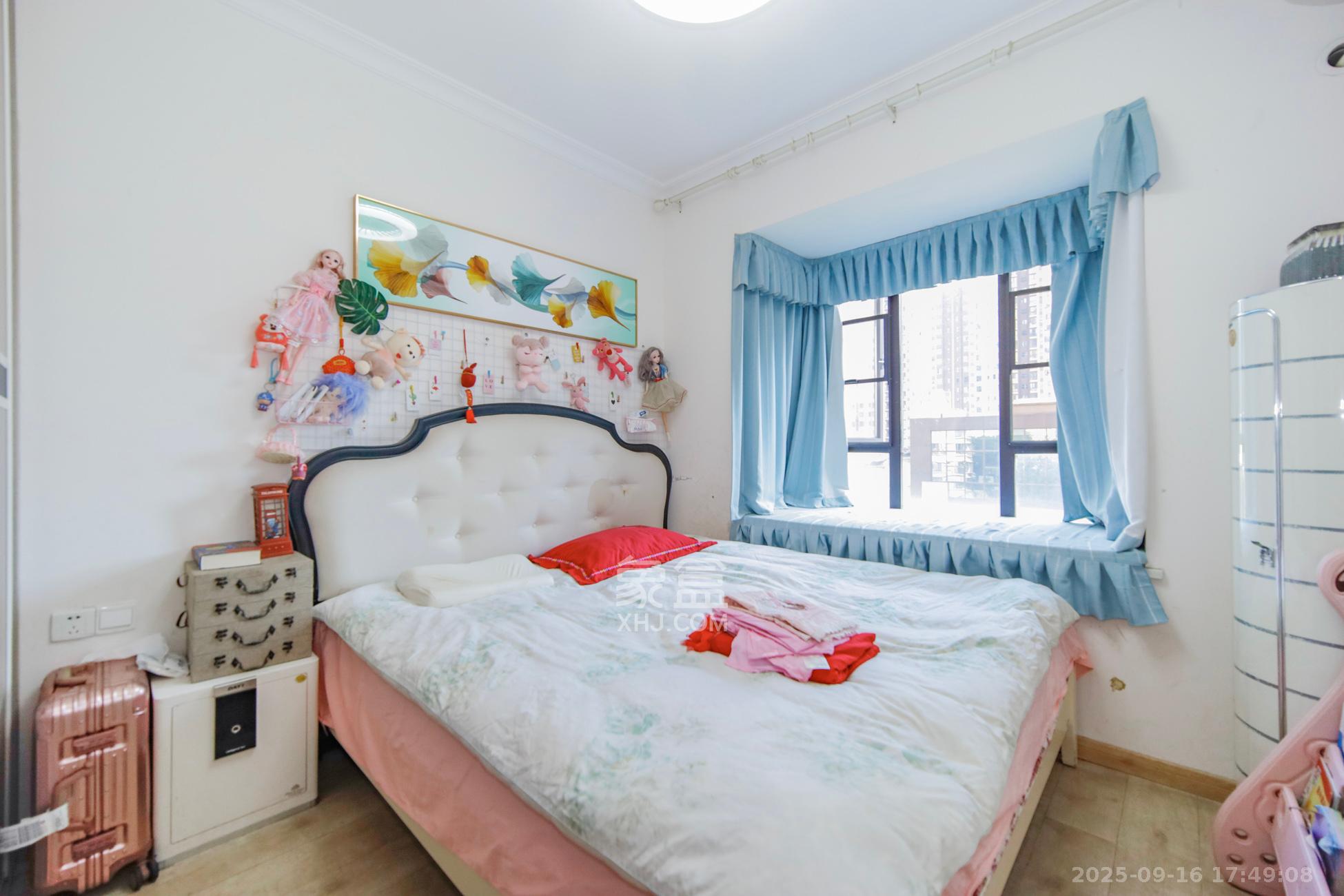 五江天街南区  3室2厅1卫    90.0万卧室