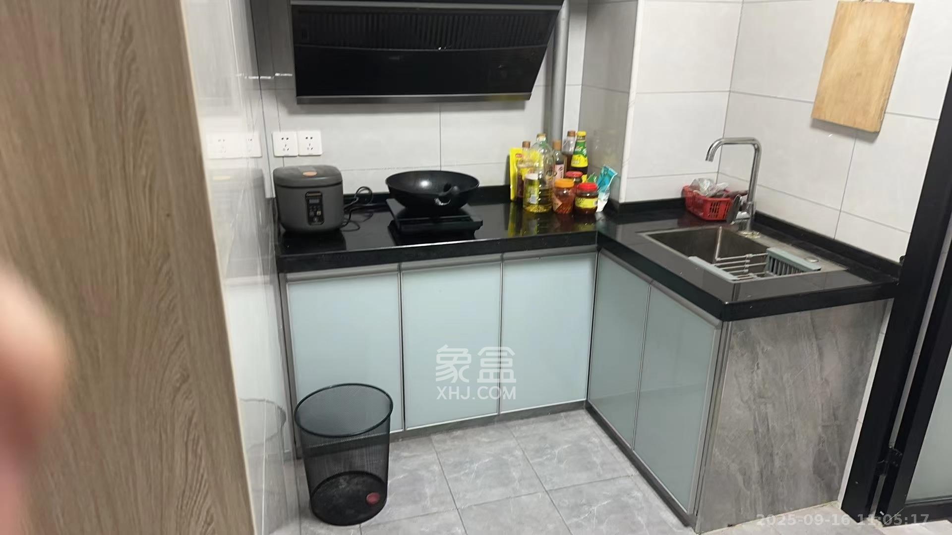 金南家园三期  1室1厅1卫    1300.0元/月室内图