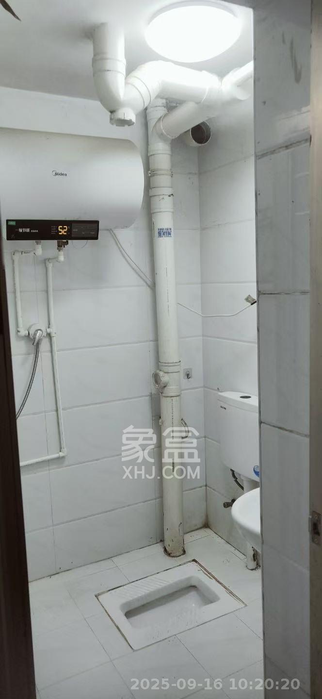 增辉凯旋帝景  4室1厅2卫   2300.00元/月室内图
