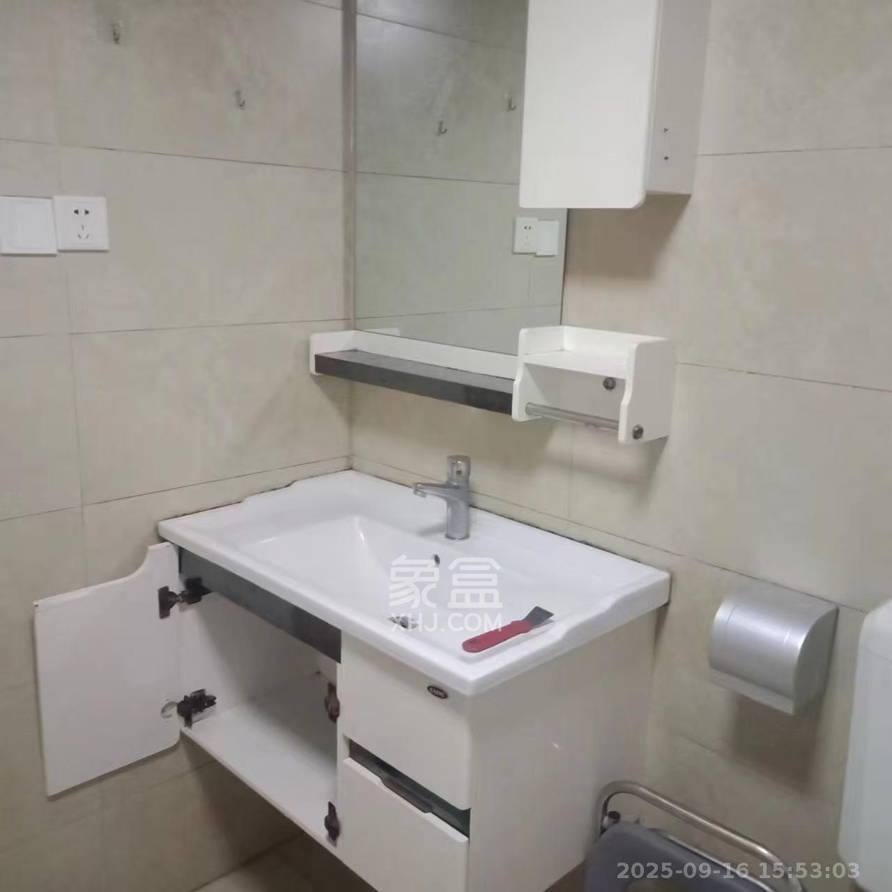 潇湘奥林匹克花园 2室1厅2卫 2300.0元/月 潇湘奥林匹克花园 2室1厅2卫 2300.0元/月室内图