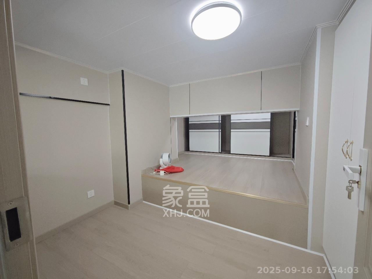 卓越江岸  2室1厅1卫    2800.0元/月室内图