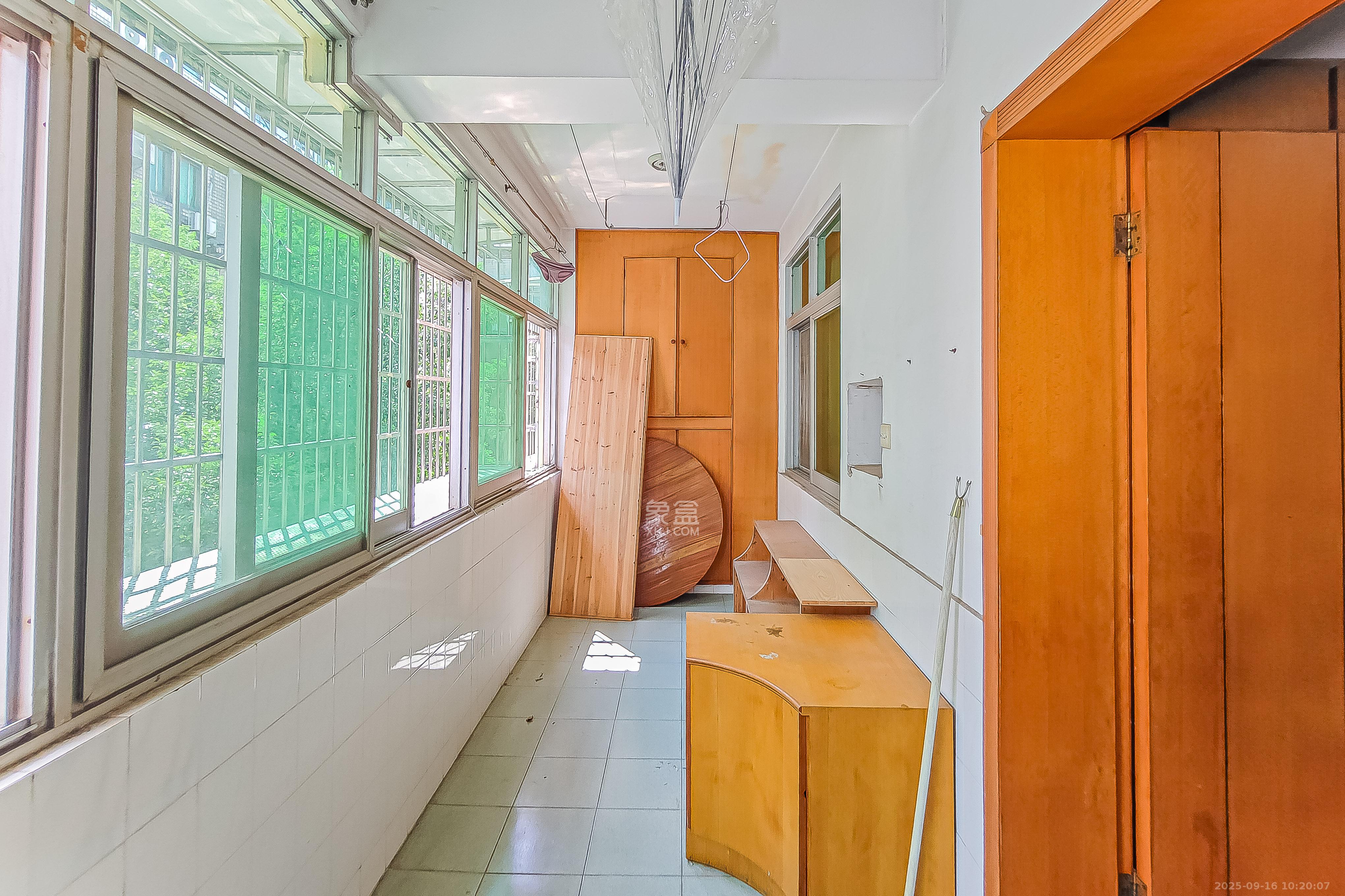 轻化公司宿舍向东南6号（产权南湖路46号）  3室2厅2卫    79.0万阳台