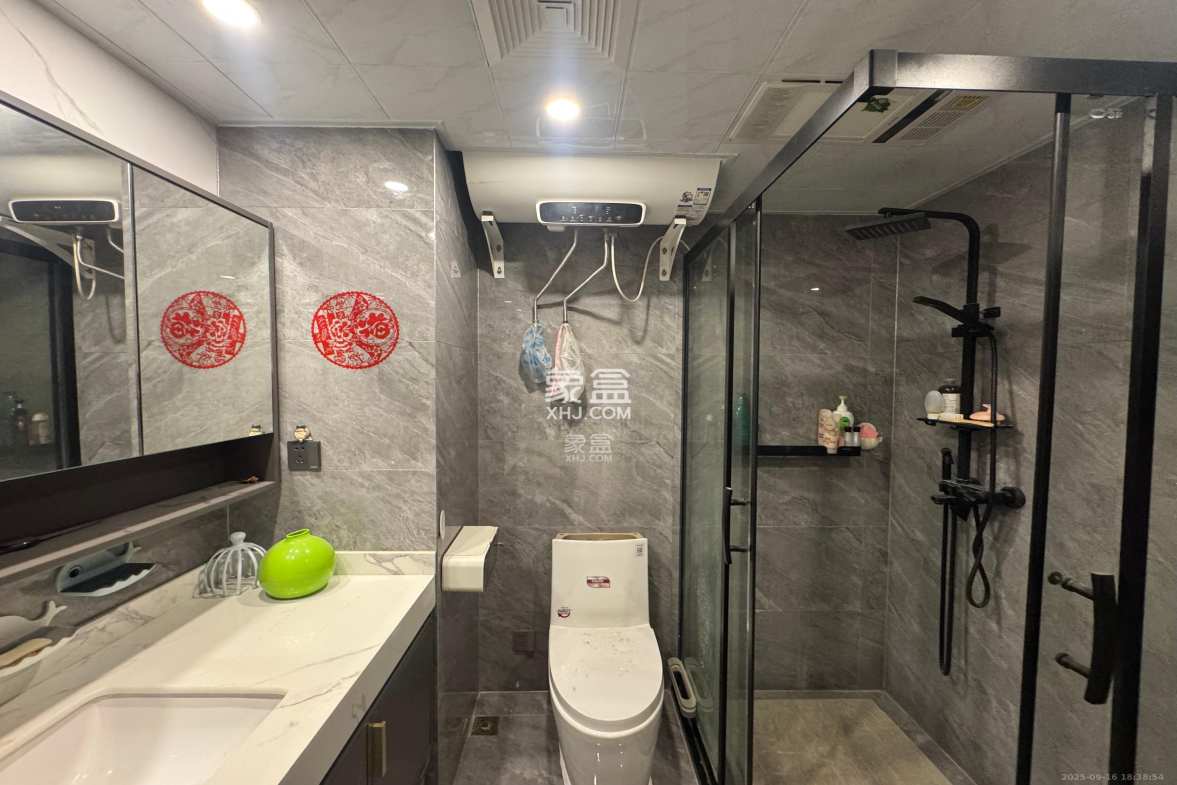 嘉斯茂购物广场(国中星城) 1室0厅0卫 1800.0元/月 嘉斯茂购物广场(国中星城) 1室0厅0卫 1800.0元/月室内图