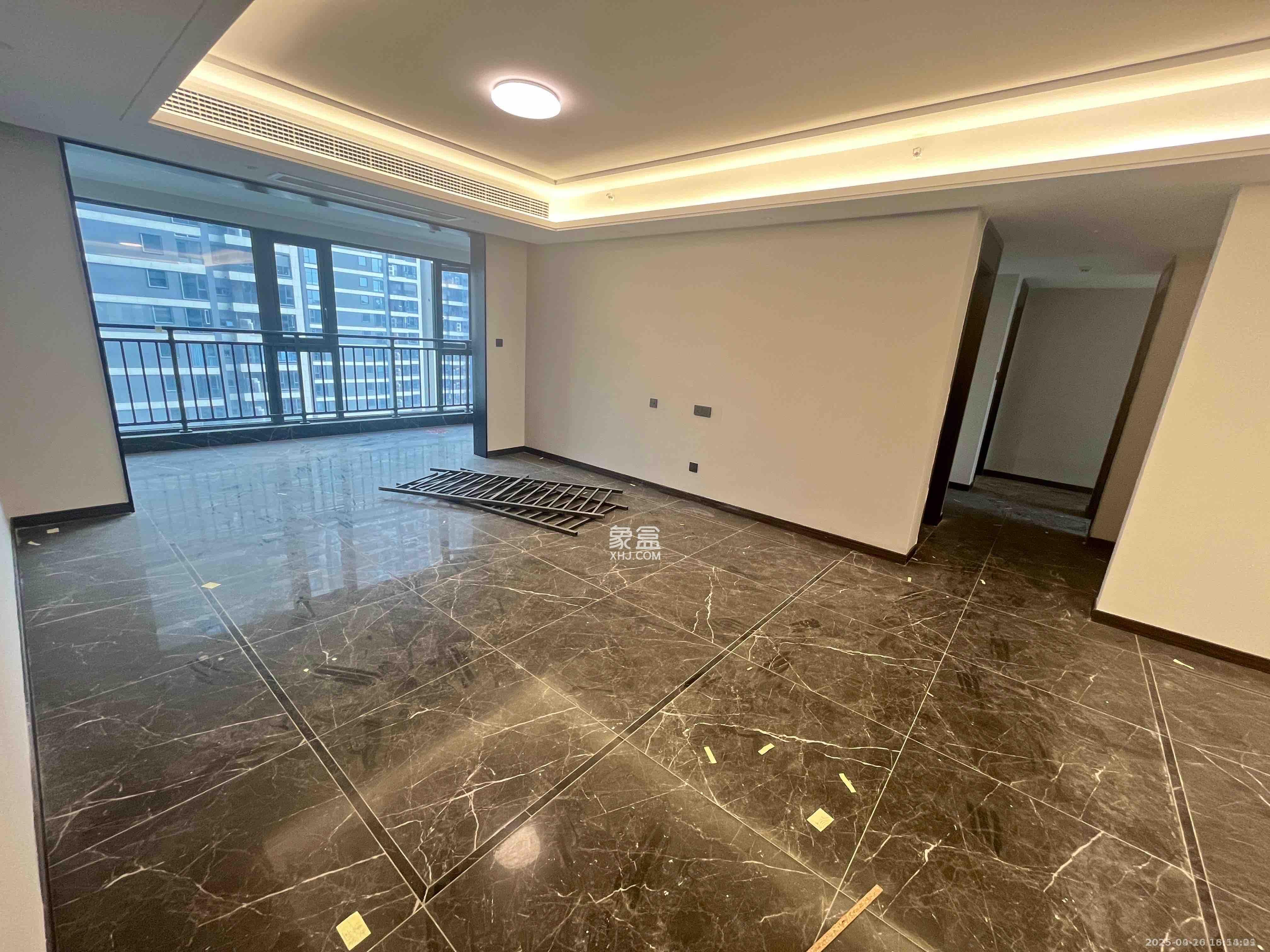 绿地麓云国际一期 5室2厅3卫 5500.0元/月 绿地麓云国际一期 5室2厅3卫 5500.0元/月室内图