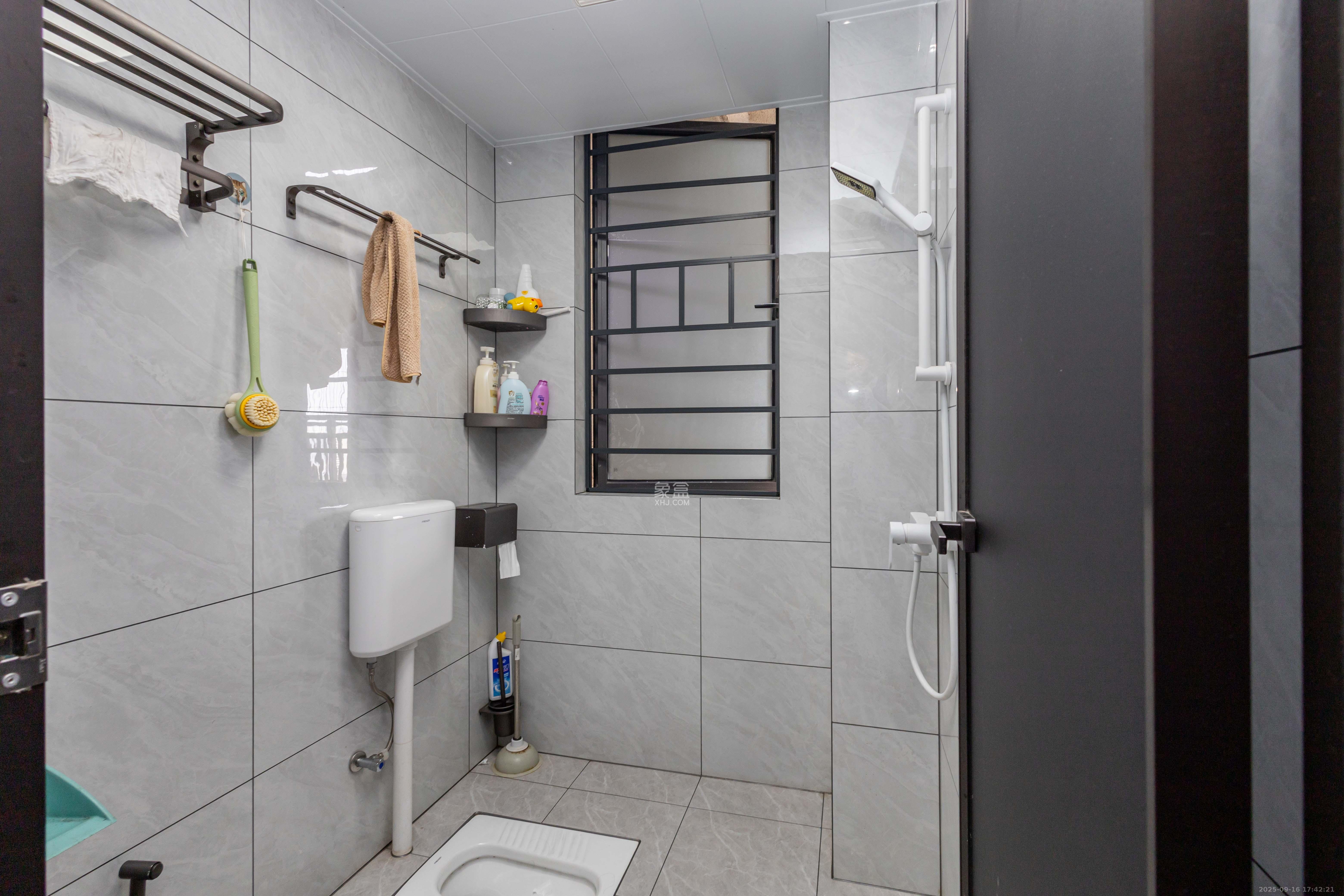 中交中央公园D5区  3室2厅2卫    146.2万卫生间